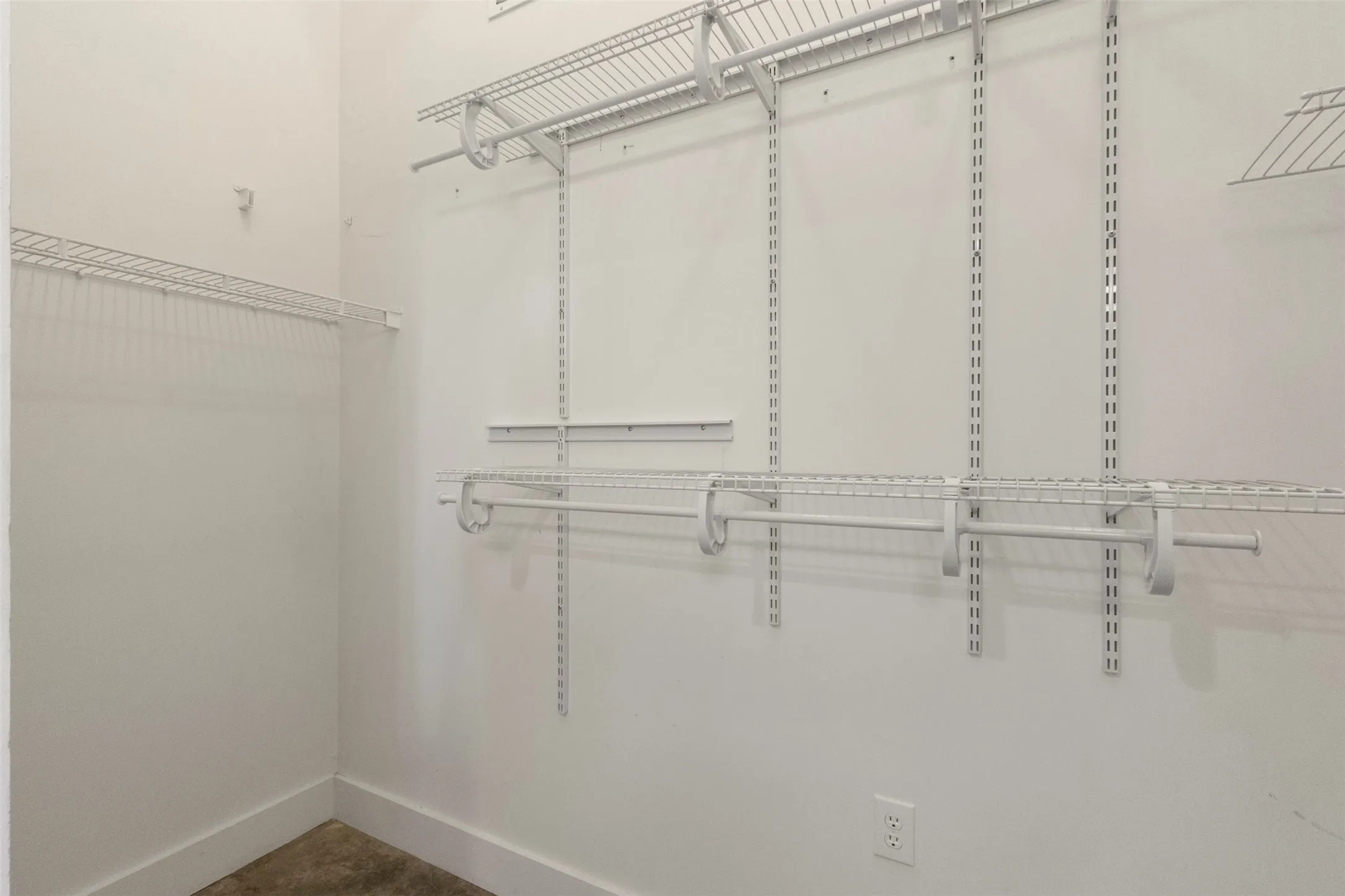 Condominium For Sale in Dallas County , 2502 Live Oak Street 236, Dallas, Texas 75204, 1 Bedroom, 1 Bathroom, 1 Garage spaces, 894 Sqft, built in 1998, mls#21311748, Real Estate Agent in Dallas, Homes For Sale in Dallas county, Homes For Sale in Dallas, Realtor in Dallas Texas, Real Estate Brokerage Independent Realty Texas, Luminita Cordes Realtor