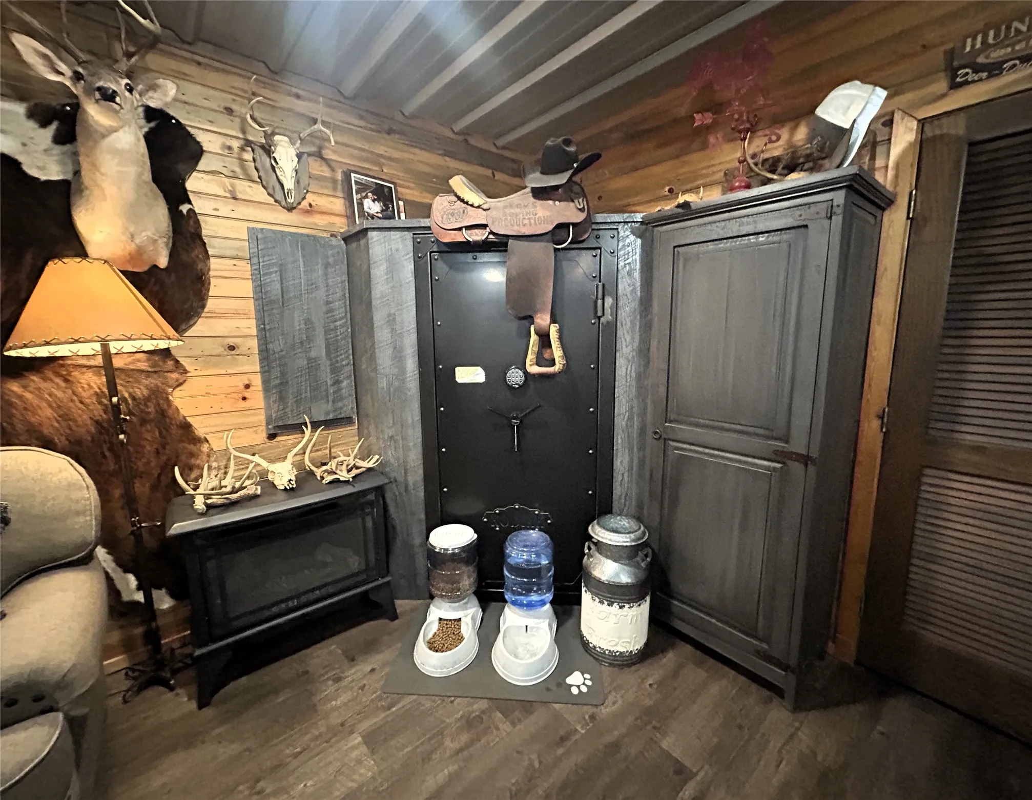 The corner safe is included.