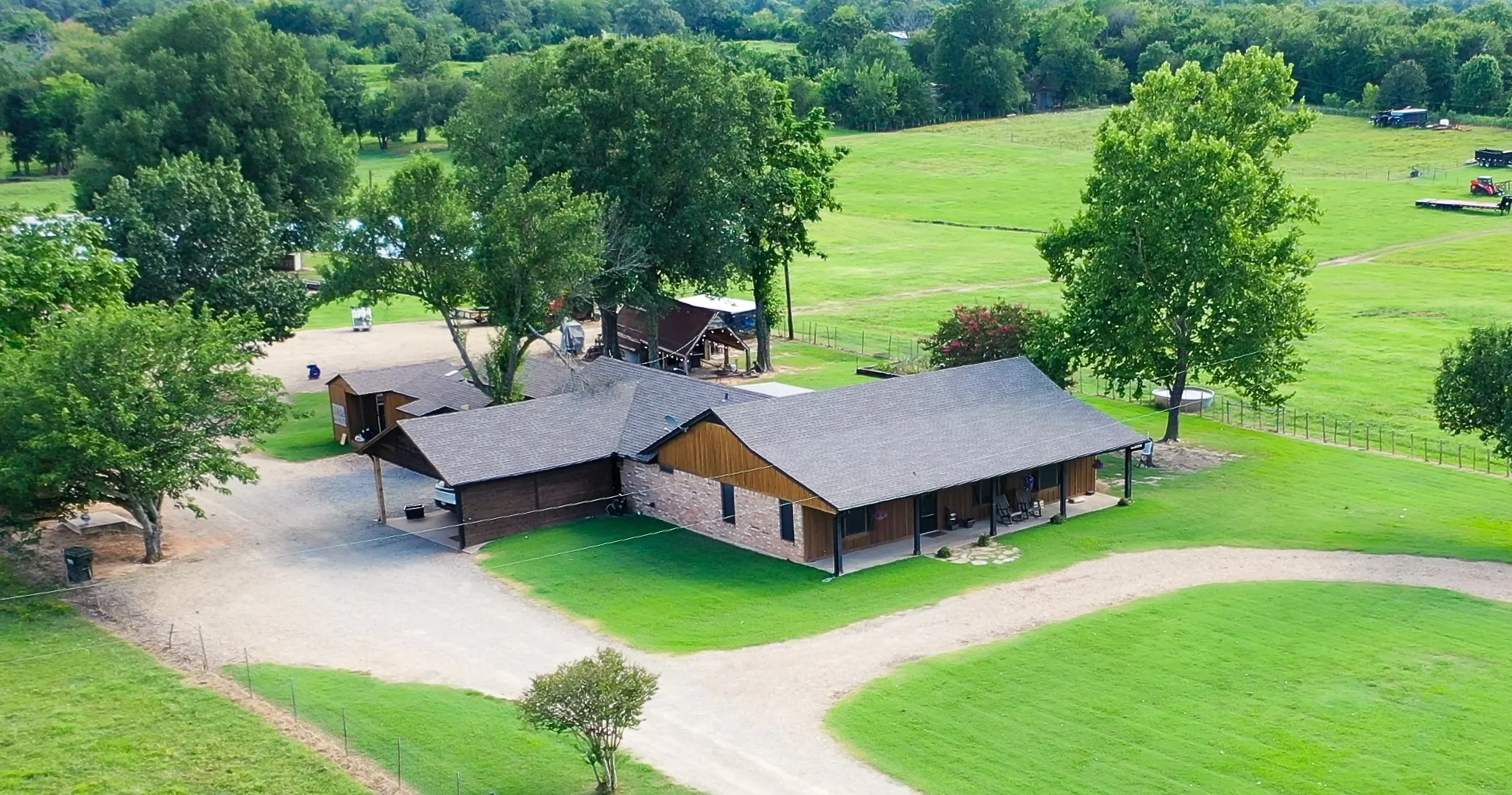 Single Family Residence For Sale in Lamar County , 3779 Farm Road 1499, Paris, Texas 75460, 3 Bedroom, 3 Bathroom, Garage spaces, 2,040 Sqft, built in 1995, mls#21315965, Real Estate Agent in Paris, Homes For Sale in Lamar county, Homes For Sale in Paris, Realtor in Paris Texas, Real Estate Brokerage Independent Realty Texas, Luminita Cordes Realtor