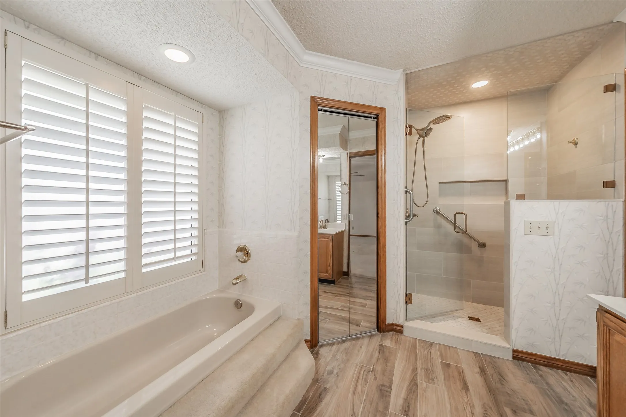Single Family Residence For Sale in Dallas County , 2520 Pecan Grove Court, Irving, Texas 75060, 3 Bedroom, 2 Bathroom, 2 Garage spaces, 1,809 Sqft, built in 1985, mls#21315973, Real Estate Agent in Irving, Homes For Sale in Dallas county, Homes For Sale in Irving, Realtor in Irving Texas, Real Estate Brokerage Independent Realty Texas, Luminita Cordes Realtor