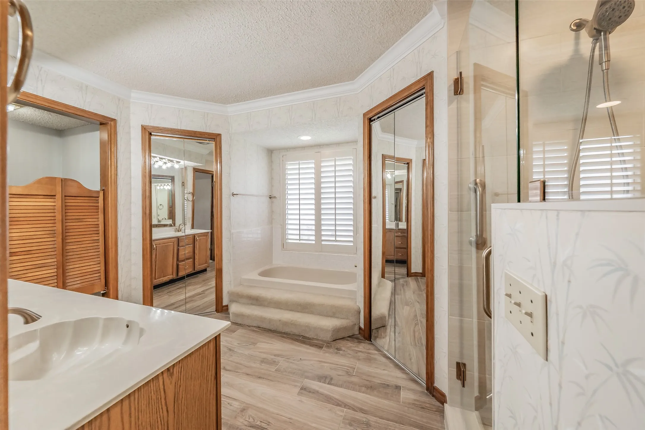 Single Family Residence For Sale in Dallas County , 2520 Pecan Grove Court, Irving, Texas 75060, 3 Bedroom, 2 Bathroom, 2 Garage spaces, 1,809 Sqft, built in 1985, mls#21315973, Real Estate Agent in Irving, Homes For Sale in Dallas county, Homes For Sale in Irving, Realtor in Irving Texas, Real Estate Brokerage Independent Realty Texas, Luminita Cordes Realtor