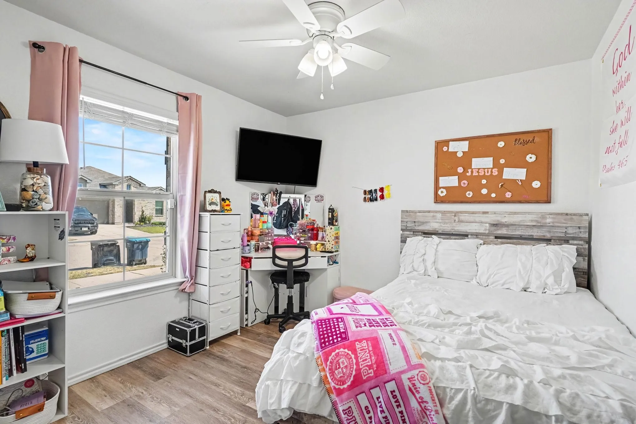 Single Family Residence For Sale in Tarrant County , 225 Olympia Marble Drive, Fort Worth, Texas 76131, 5 Bedroom, 2 Bathroom, 2 Garage spaces, 1,978 Sqft, built in 2023, mls#21314449, Real Estate Agent in Fort Worth, Homes For Sale in Tarrant county, Homes For Sale in Fort Worth, Realtor in Fort Worth Texas, Real Estate Brokerage Independent Realty Texas, Luminita Cordes Realtor