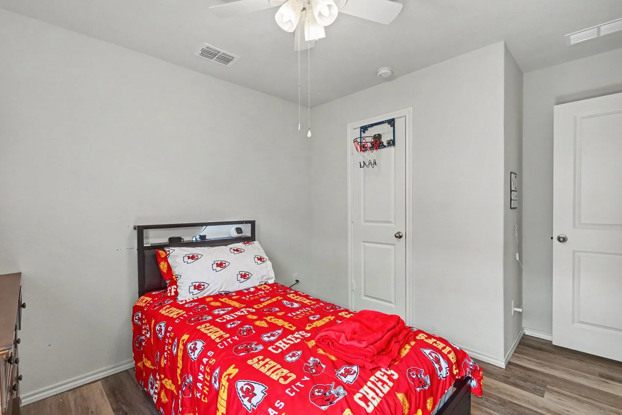 Single Family Residence For Sale in Tarrant County , 225 Olympia Marble Drive, Fort Worth, Texas 76131, 5 Bedroom, 2 Bathroom, 2 Garage spaces, 1,978 Sqft, built in 2023, mls#21314449, Real Estate Agent in Fort Worth, Homes For Sale in Tarrant county, Homes For Sale in Fort Worth, Realtor in Fort Worth Texas, Real Estate Brokerage Independent Realty Texas, Luminita Cordes Realtor