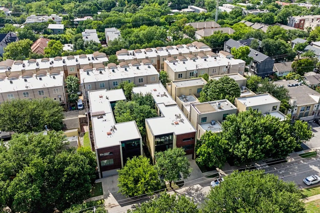Townhouse For Sale in Dallas County , 4327 Travis Street, Dallas, Texas 75205, 3 Bedroom, 4 Bathroom, 2 Garage spaces, 4,368 Sqft, built in 2008, mls#21314212, Real Estate Agent in Dallas, Homes For Sale in Dallas county, Homes For Sale in Dallas, Realtor in Dallas Texas, Real Estate Brokerage Independent Realty Texas, Luminita Cordes Realtor