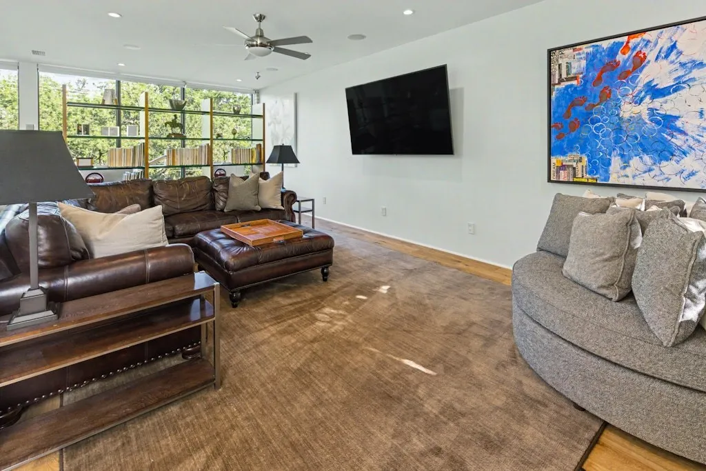 Townhouse For Sale in Dallas County , 4327 Travis Street, Dallas, Texas 75205, 3 Bedroom, 4 Bathroom, 2 Garage spaces, 4,368 Sqft, built in 2008, mls#21314212, Real Estate Agent in Dallas, Homes For Sale in Dallas county, Homes For Sale in Dallas, Realtor in Dallas Texas, Real Estate Brokerage Independent Realty Texas, Luminita Cordes Realtor