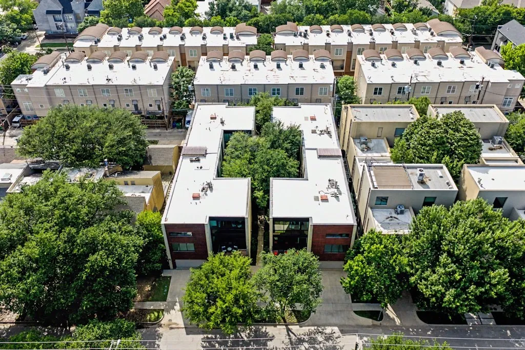 Townhouse For Sale in Dallas County , 4327 Travis Street, Dallas, Texas 75205, 3 Bedroom, 4 Bathroom, 2 Garage spaces, 4,368 Sqft, built in 2008, mls#21314212, Real Estate Agent in Dallas, Homes For Sale in Dallas county, Homes For Sale in Dallas, Realtor in Dallas Texas, Real Estate Brokerage Independent Realty Texas, Luminita Cordes Realtor