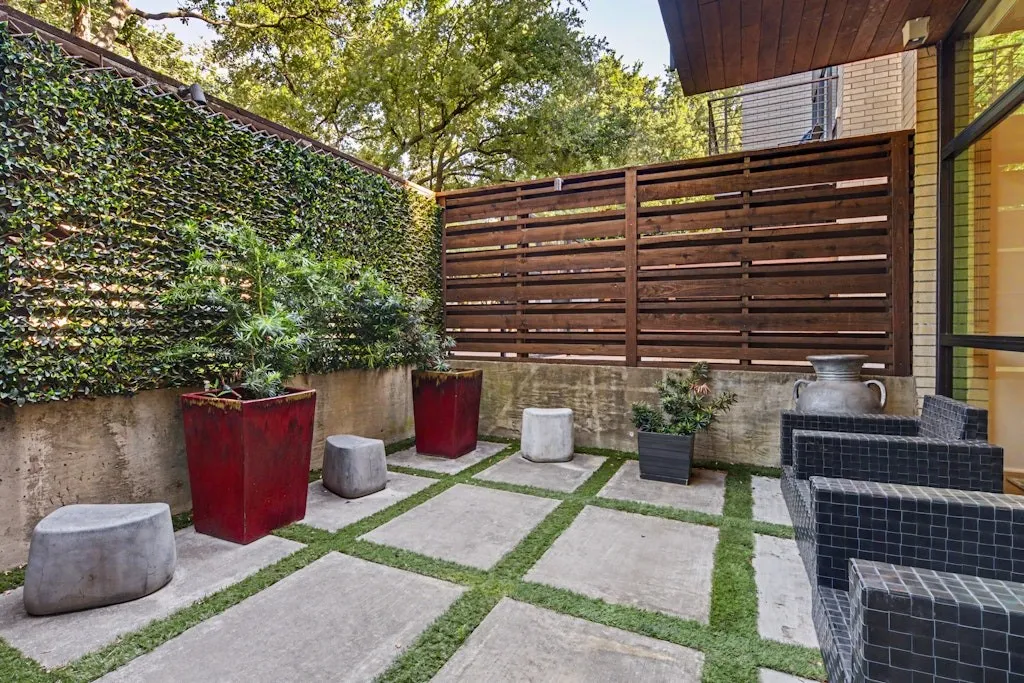 Townhouse For Sale in Dallas County , 4327 Travis Street, Dallas, Texas 75205, 3 Bedroom, 4 Bathroom, 2 Garage spaces, 4,368 Sqft, built in 2008, mls#21314212, Real Estate Agent in Dallas, Homes For Sale in Dallas county, Homes For Sale in Dallas, Realtor in Dallas Texas, Real Estate Brokerage Independent Realty Texas, Luminita Cordes Realtor