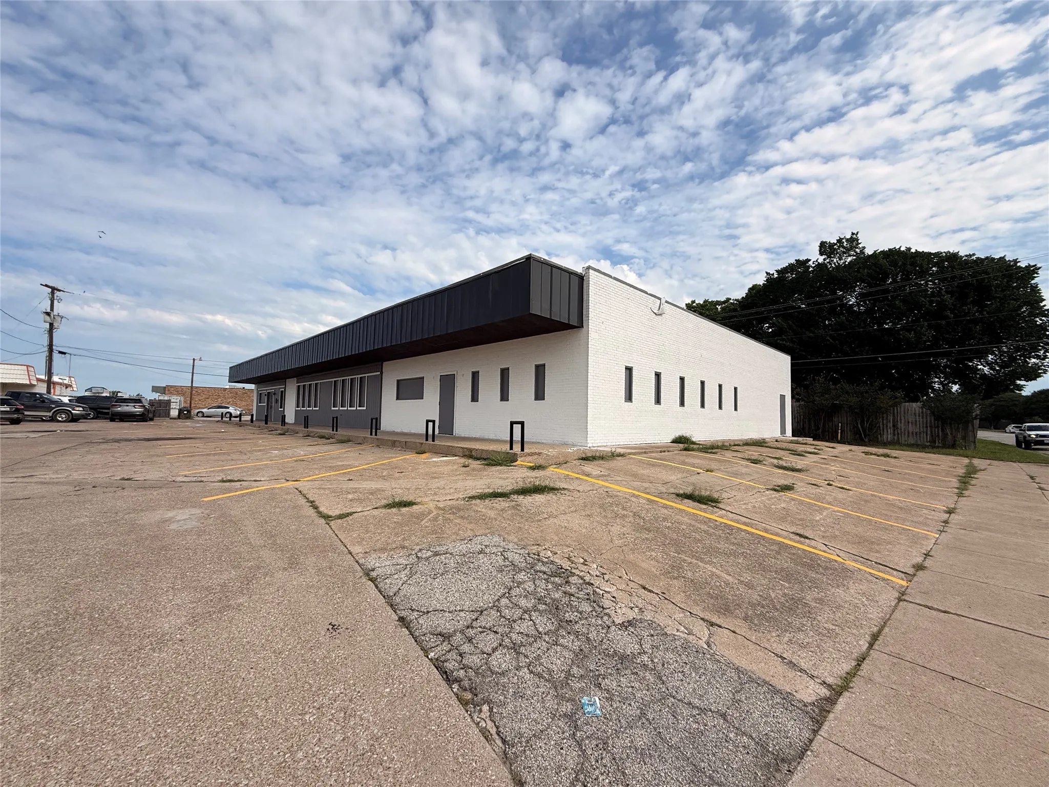 Retail For Rent in Tarrant County , 612 Michael Drive, Everman, Texas 76140, 0, 0, Garage spaces, 0 Sqft, built in 1972, Price $14, mls#21315945, Real Estate Agent in Everman, Homes For Rent in Tarrant county, Homes For Rent in Everman, Realtor in Everman Texas, Real Estate Brokerage Independent Realty Texas, Luminita Cordes Realtor