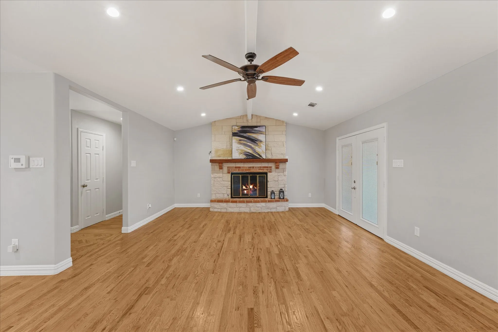 Single Family Residence For Sale in Dallas County , 5429 Enderly Place, Dallas, Texas 75227, 3 Bedroom, 2 Bathroom, 2 Garage spaces, 1,938 Sqft, built in 1971, mls#21316022, Real Estate Agent in Dallas, Homes For Sale in Dallas county, Homes For Sale in Dallas, Realtor in Dallas Texas, Real Estate Brokerage Independent Realty Texas, Luminita Cordes Realtor