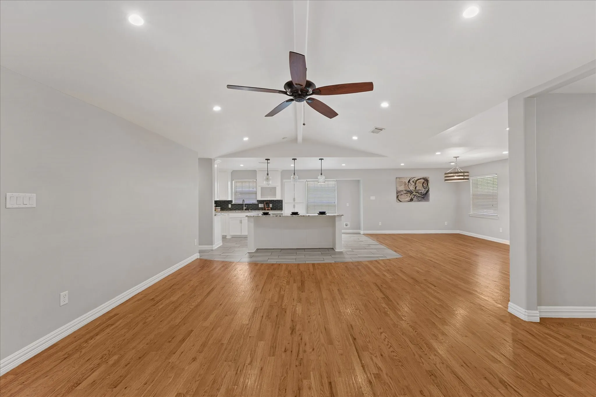 Single Family Residence For Sale in Dallas County , 5429 Enderly Place, Dallas, Texas 75227, 3 Bedroom, 2 Bathroom, 2 Garage spaces, 1,938 Sqft, built in 1971, mls#21316022, Real Estate Agent in Dallas, Homes For Sale in Dallas county, Homes For Sale in Dallas, Realtor in Dallas Texas, Real Estate Brokerage Independent Realty Texas, Luminita Cordes Realtor