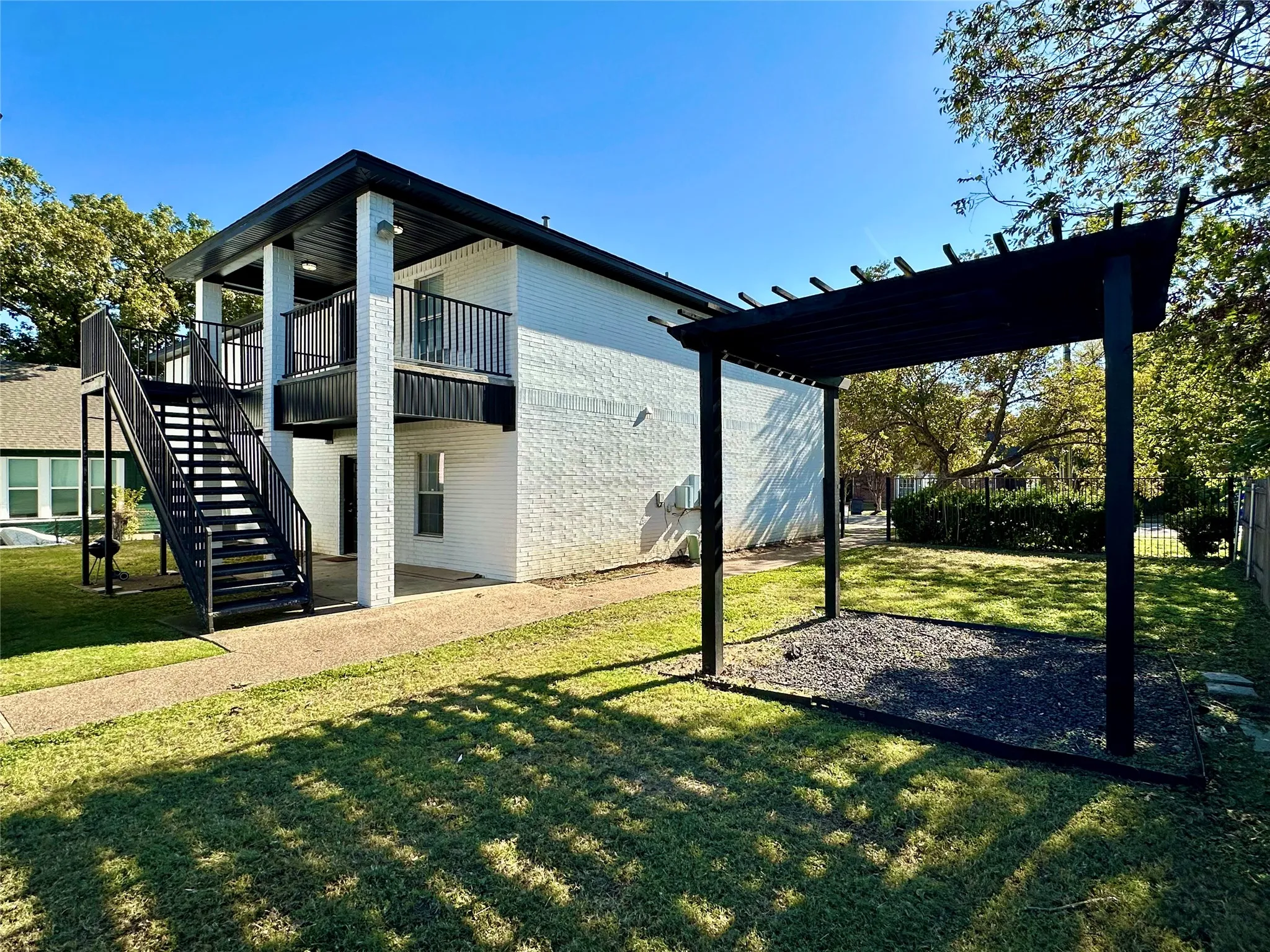 Quadruplex For Rent in Mc Lennan County , 1231 Wood Avenue D, Waco, Texas 76706, 4 Bedroom, 2 Bathroom, Garage spaces, 2,240 Sqft, built in 2003, mls#21316046, Real Estate Agent in Waco, Homes For Rent in Mc Lennan county, Homes For Rent in Waco, Realtor in Waco Texas, Real Estate Brokerage Independent Realty Texas, Luminita Cordes Realtor