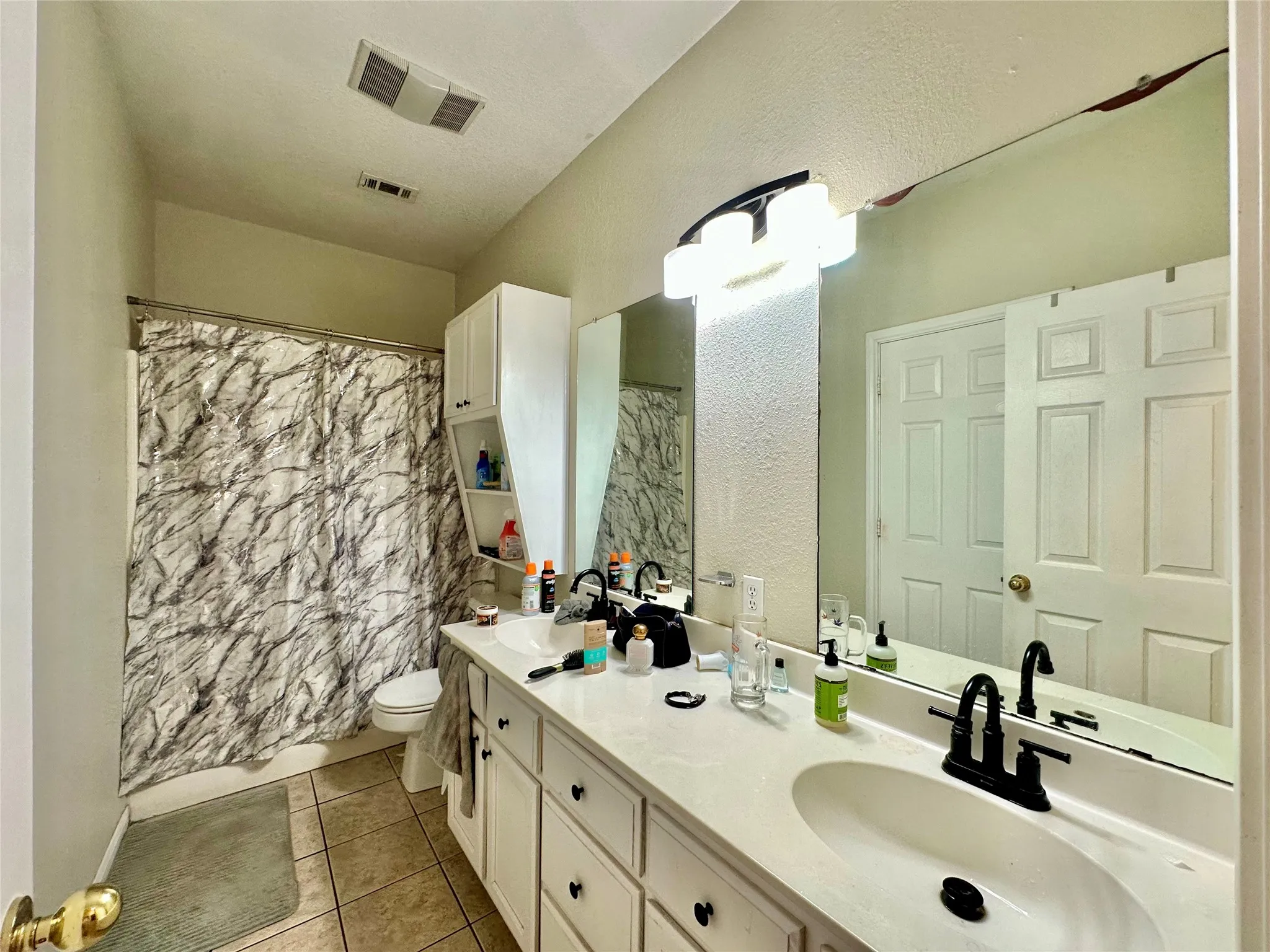 Quadruplex For Rent in Mc Lennan County , 1231 Wood Avenue D, Waco, Texas 76706, 4 Bedroom, 2 Bathroom, Garage spaces, 2,240 Sqft, built in 2003, mls#21316046, Real Estate Agent in Waco, Homes For Rent in Mc Lennan county, Homes For Rent in Waco, Realtor in Waco Texas, Real Estate Brokerage Independent Realty Texas, Luminita Cordes Realtor
