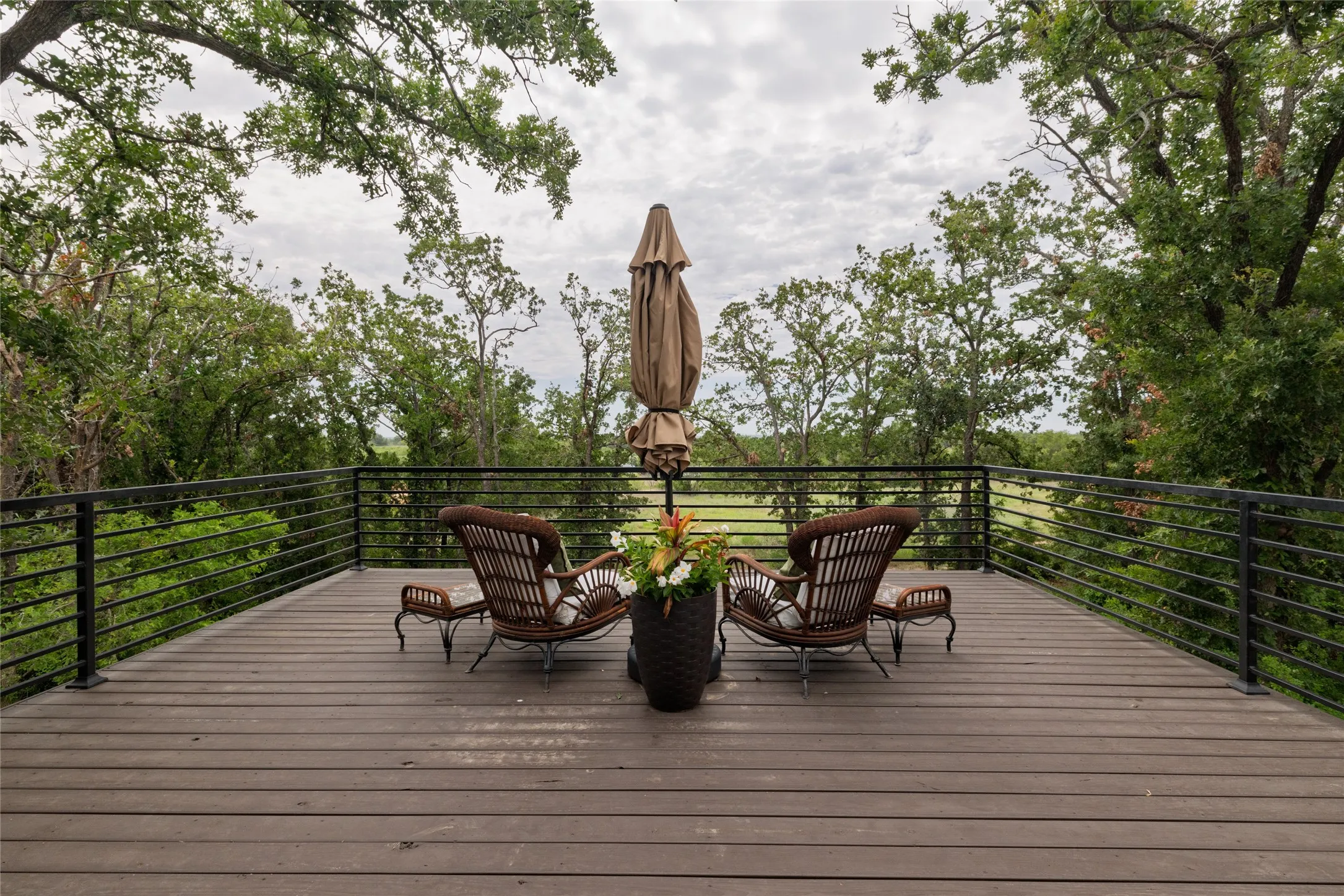 Single Family Residence For Sale in Wise County , 1704 County Road 3555, Paradise, Texas 76073, 4 Bedroom, 3 Bathroom, 2 Garage spaces, 2,563 Sqft, built in 1991, mls#21299241, Real Estate Agent in Paradise, Homes For Sale in Wise county, Homes For Sale in Paradise, Realtor in Paradise Texas, Real Estate Brokerage Independent Realty Texas, Luminita Cordes Realtor