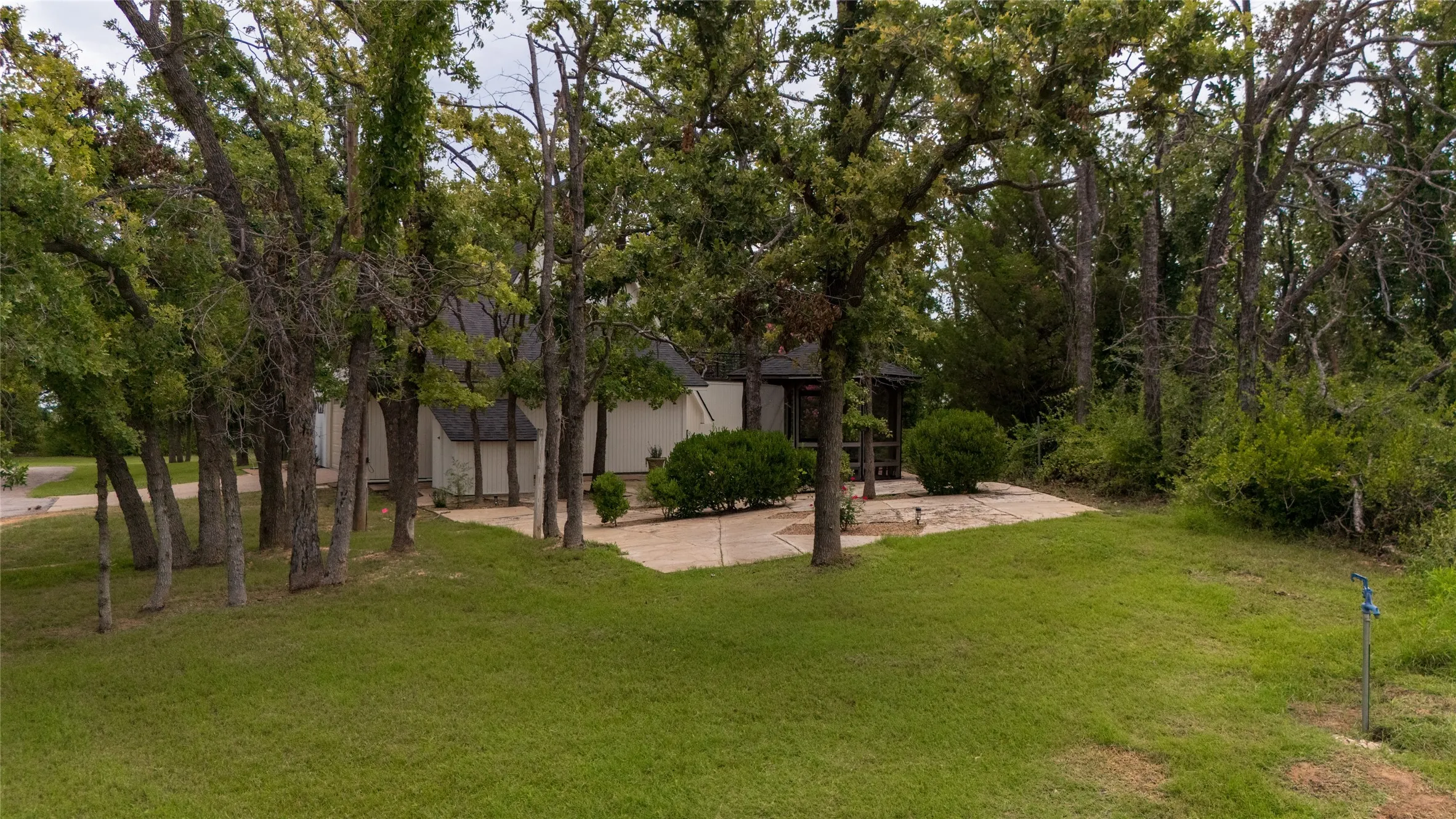 Single Family Residence For Sale in Wise County , 1704 County Road 3555, Paradise, Texas 76073, 4 Bedroom, 3 Bathroom, 2 Garage spaces, 2,563 Sqft, built in 1991, mls#21299241, Real Estate Agent in Paradise, Homes For Sale in Wise county, Homes For Sale in Paradise, Realtor in Paradise Texas, Real Estate Brokerage Independent Realty Texas, Luminita Cordes Realtor