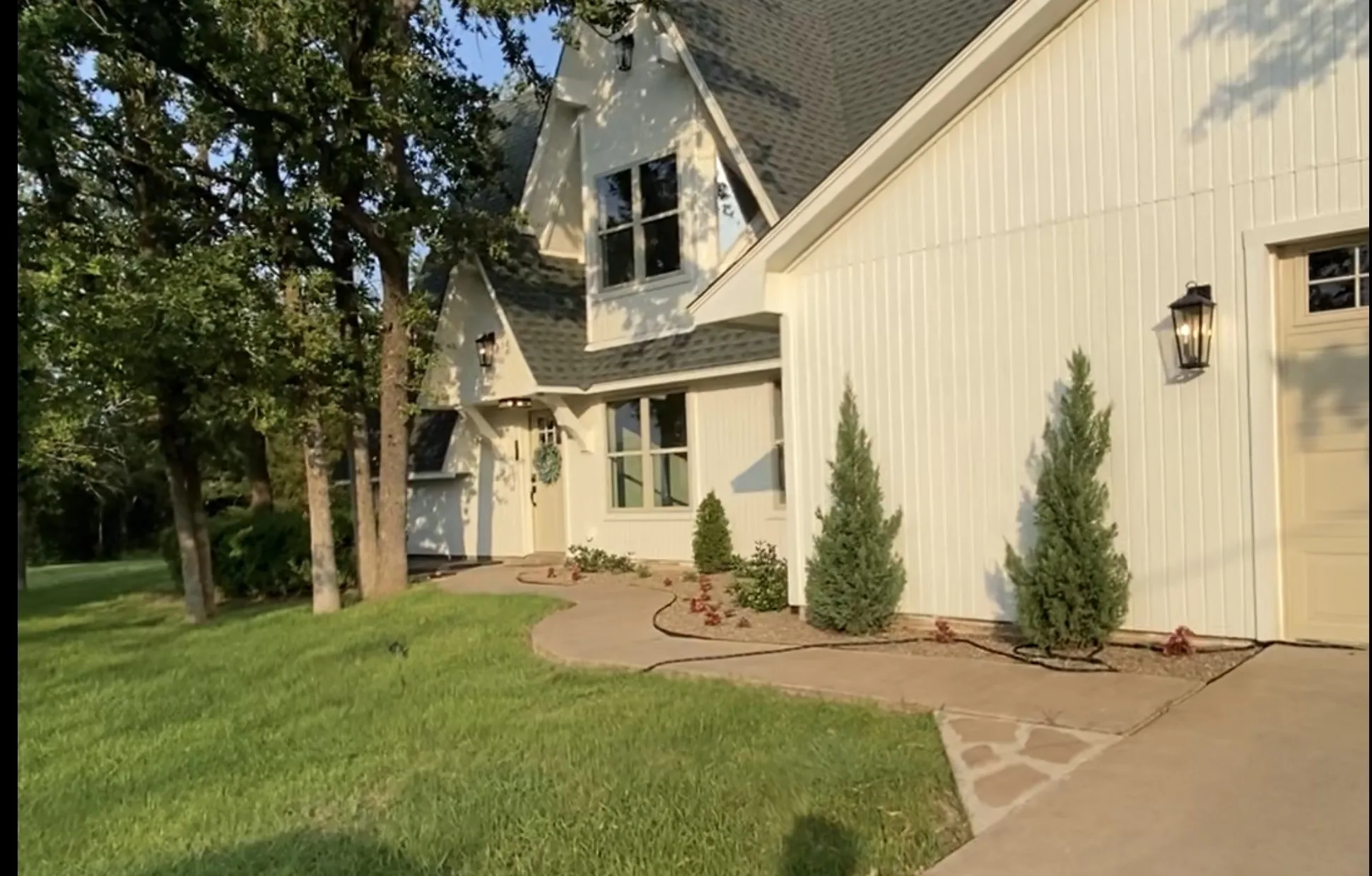 The front of the house as seen from the driveway.