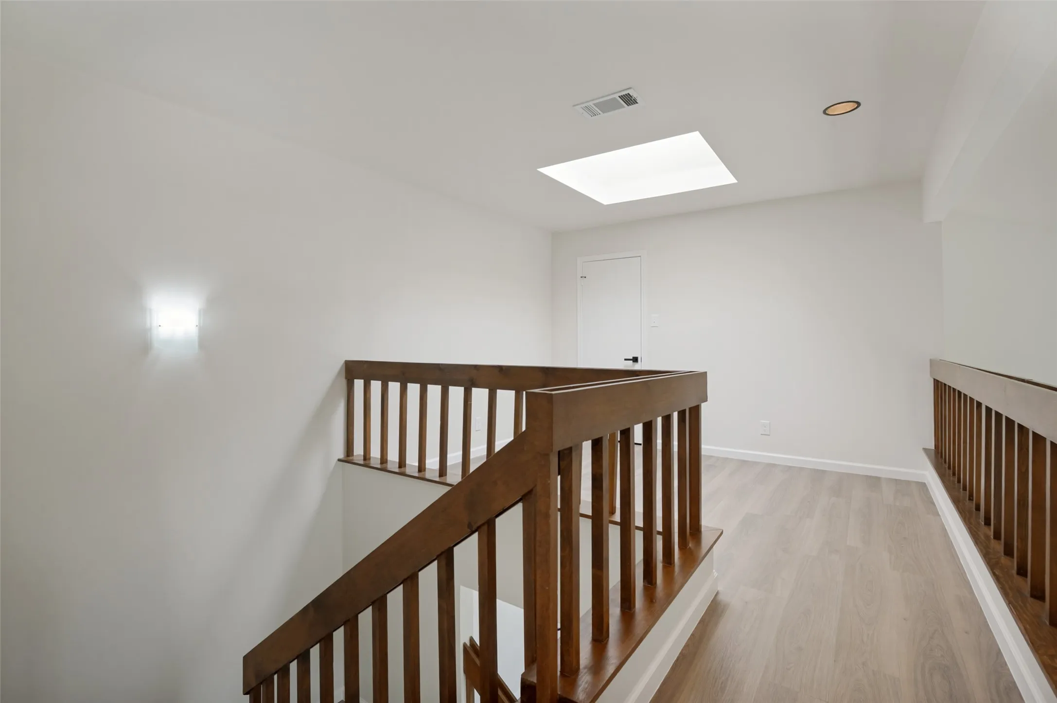 Townhouse For Sale in Dallas County , 2100 Mistymeadow Court, Carrollton, Texas 75006, 2 Bedroom, 3 Bathroom, 2 Garage spaces, 1,750 Sqft, built in 1981, mls#21316050, Real Estate Agent in Carrollton, Homes For Sale in Dallas county, Homes For Sale in Carrollton, Realtor in Carrollton Texas, Real Estate Brokerage Independent Realty Texas, Luminita Cordes Realtor