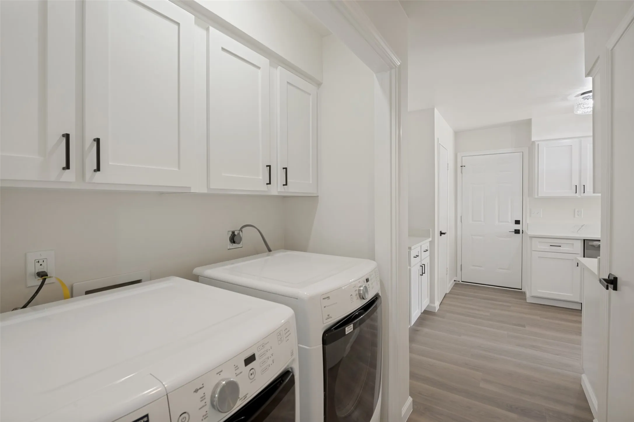 Townhouse For Sale in Dallas County , 2100 Mistymeadow Court, Carrollton, Texas 75006, 2 Bedroom, 3 Bathroom, 2 Garage spaces, 1,750 Sqft, built in 1981, mls#21316050, Real Estate Agent in Carrollton, Homes For Sale in Dallas county, Homes For Sale in Carrollton, Realtor in Carrollton Texas, Real Estate Brokerage Independent Realty Texas, Luminita Cordes Realtor