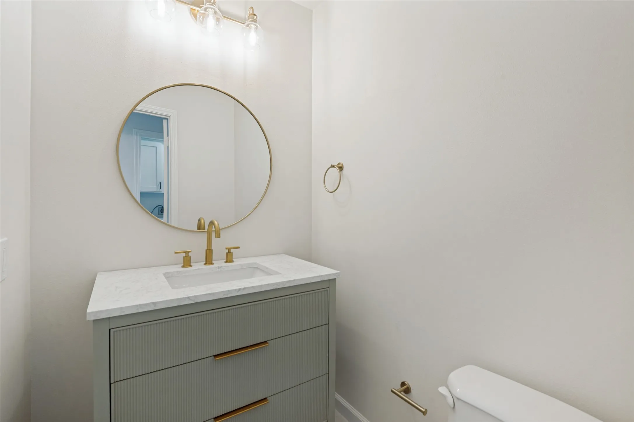 Townhouse For Sale in Dallas County , 2100 Mistymeadow Court, Carrollton, Texas 75006, 2 Bedroom, 3 Bathroom, 2 Garage spaces, 1,750 Sqft, built in 1981, mls#21316050, Real Estate Agent in Carrollton, Homes For Sale in Dallas county, Homes For Sale in Carrollton, Realtor in Carrollton Texas, Real Estate Brokerage Independent Realty Texas, Luminita Cordes Realtor