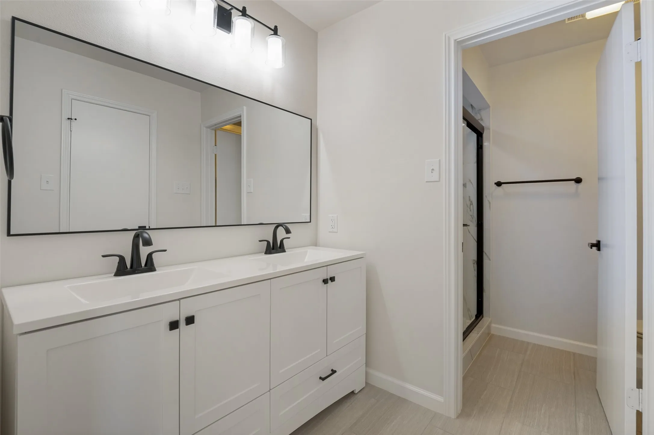 Townhouse For Sale in Dallas County , 2100 Mistymeadow Court, Carrollton, Texas 75006, 2 Bedroom, 3 Bathroom, 2 Garage spaces, 1,750 Sqft, built in 1981, mls#21316050, Real Estate Agent in Carrollton, Homes For Sale in Dallas county, Homes For Sale in Carrollton, Realtor in Carrollton Texas, Real Estate Brokerage Independent Realty Texas, Luminita Cordes Realtor