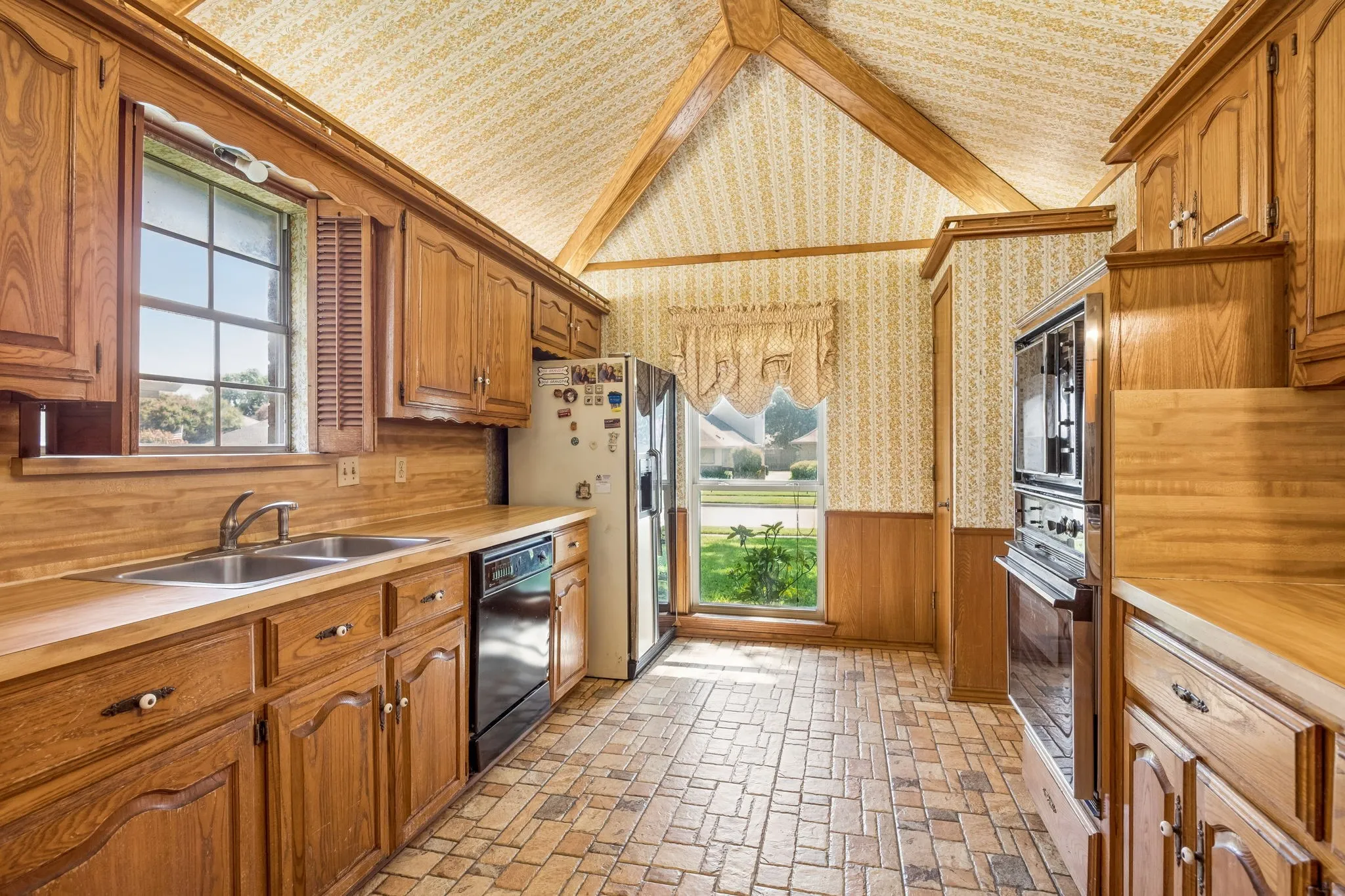 Single Family Residence For Sale in Dallas County , 505 Fireside Drive, Richardson, Texas 75081, 4 Bedroom, 3 Bathroom, 2 Garage spaces, 2,101 Sqft, built in 1978, mls#21316056, Real Estate Agent in Richardson, Homes For Sale in Dallas county, Homes For Sale in Richardson, Realtor in Richardson Texas, Real Estate Brokerage Independent Realty Texas, Luminita Cordes Realtor