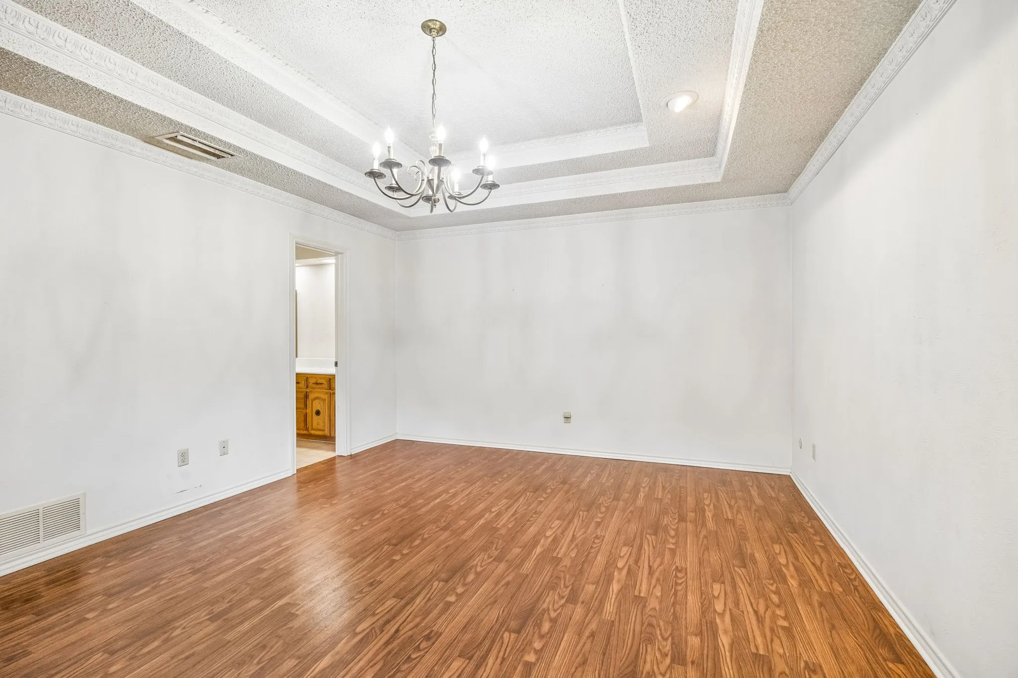 Single Family Residence For Sale in Dallas County , 505 Fireside Drive, Richardson, Texas 75081, 4 Bedroom, 3 Bathroom, 2 Garage spaces, 2,101 Sqft, built in 1978, mls#21316056, Real Estate Agent in Richardson, Homes For Sale in Dallas county, Homes For Sale in Richardson, Realtor in Richardson Texas, Real Estate Brokerage Independent Realty Texas, Luminita Cordes Realtor