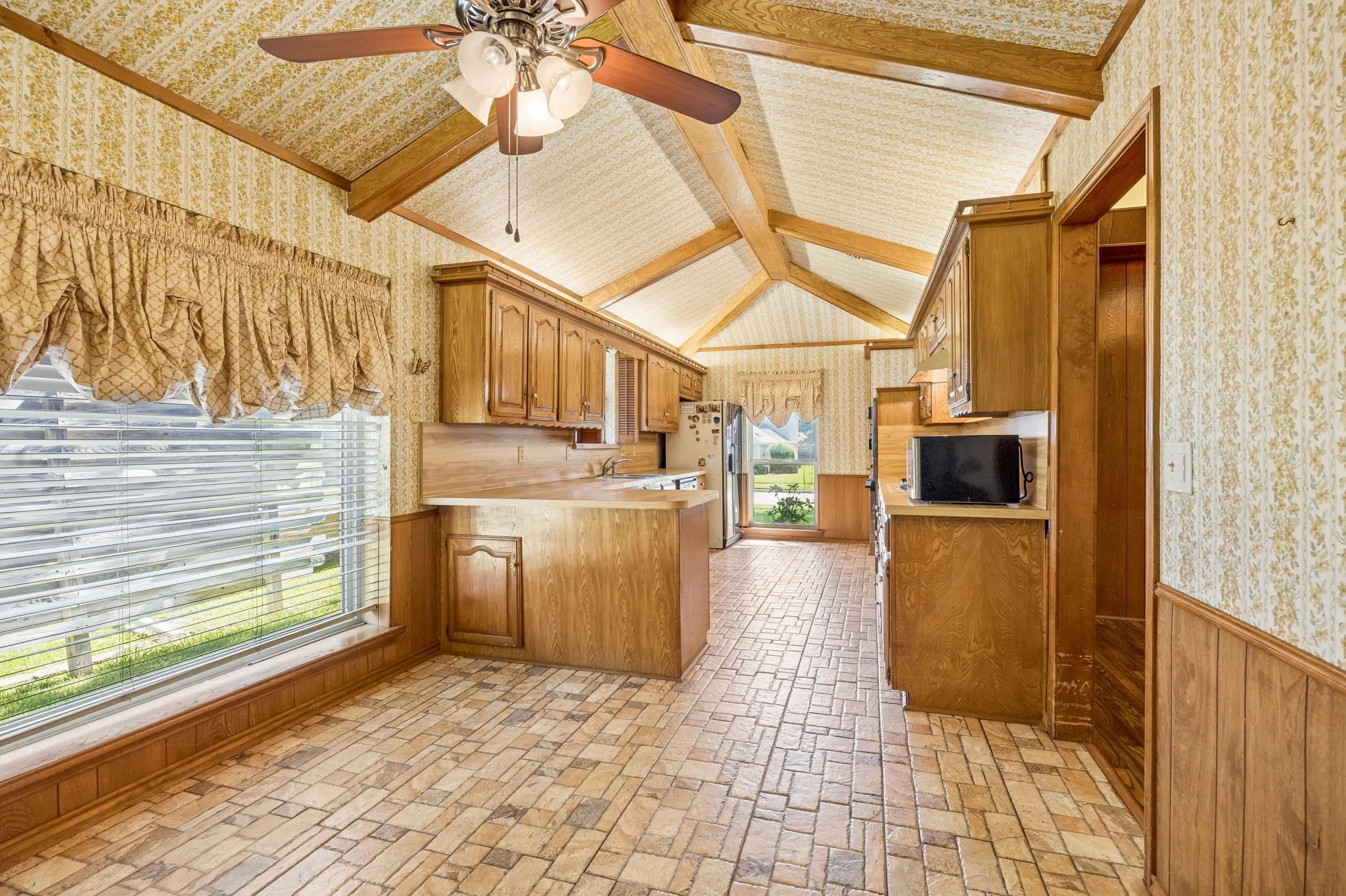 Single Family Residence For Sale in Dallas County , 505 Fireside Drive, Richardson, Texas 75081, 4 Bedroom, 3 Bathroom, 2 Garage spaces, 2,101 Sqft, built in 1978, mls#21316056, Real Estate Agent in Richardson, Homes For Sale in Dallas county, Homes For Sale in Richardson, Realtor in Richardson Texas, Real Estate Brokerage Independent Realty Texas, Luminita Cordes Realtor