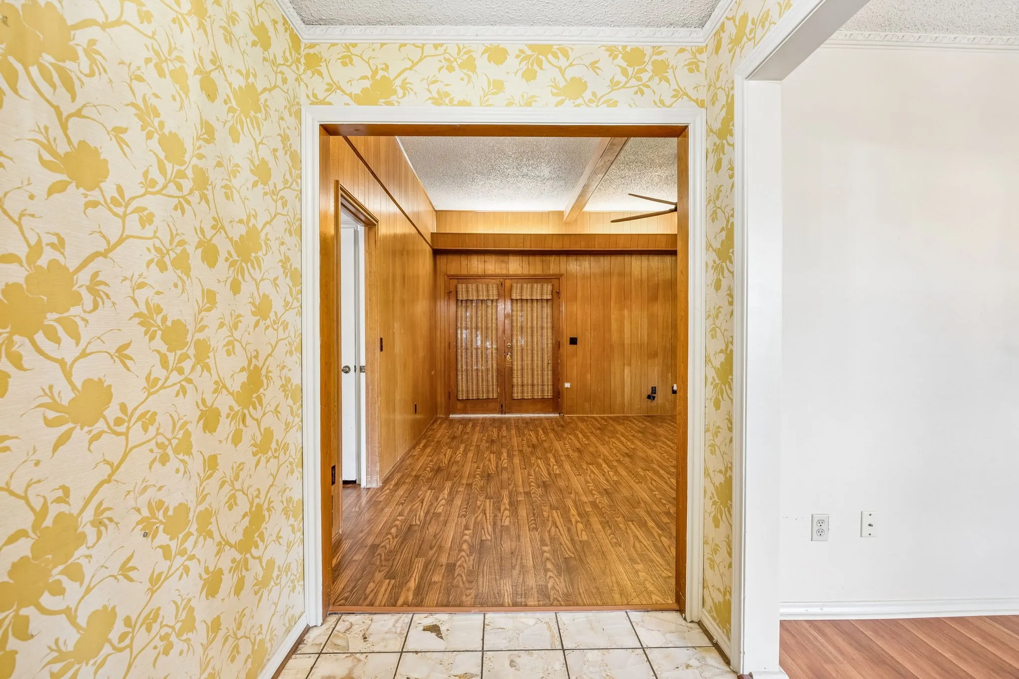 Single Family Residence For Sale in Dallas County , 505 Fireside Drive, Richardson, Texas 75081, 4 Bedroom, 3 Bathroom, 2 Garage spaces, 2,101 Sqft, built in 1978, mls#21316056, Real Estate Agent in Richardson, Homes For Sale in Dallas county, Homes For Sale in Richardson, Realtor in Richardson Texas, Real Estate Brokerage Independent Realty Texas, Luminita Cordes Realtor