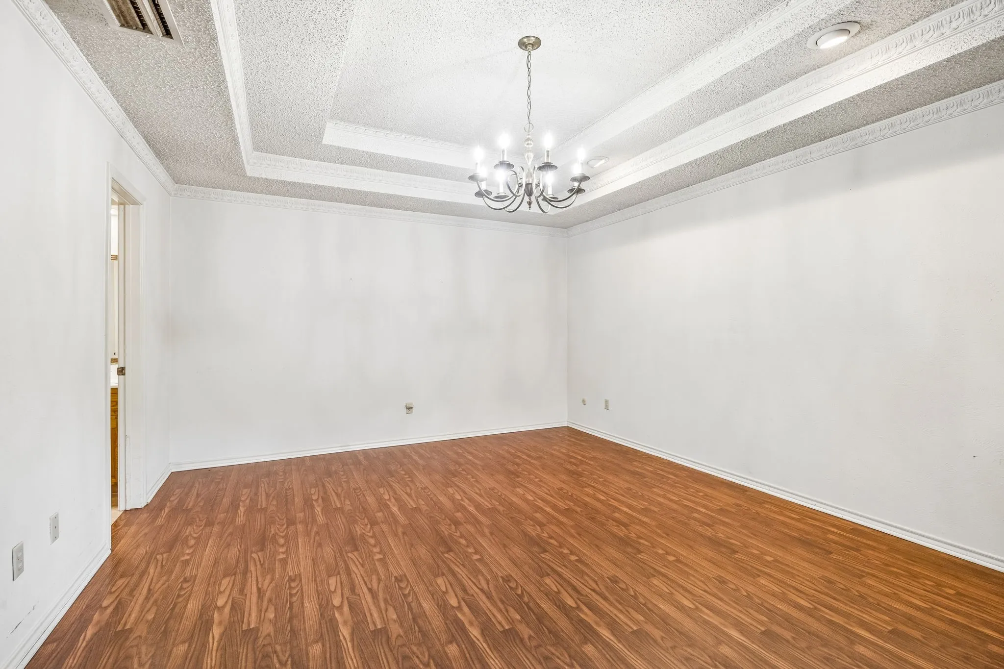 Single Family Residence For Sale in Dallas County , 505 Fireside Drive, Richardson, Texas 75081, 4 Bedroom, 3 Bathroom, 2 Garage spaces, 2,101 Sqft, built in 1978, mls#21316056, Real Estate Agent in Richardson, Homes For Sale in Dallas county, Homes For Sale in Richardson, Realtor in Richardson Texas, Real Estate Brokerage Independent Realty Texas, Luminita Cordes Realtor
