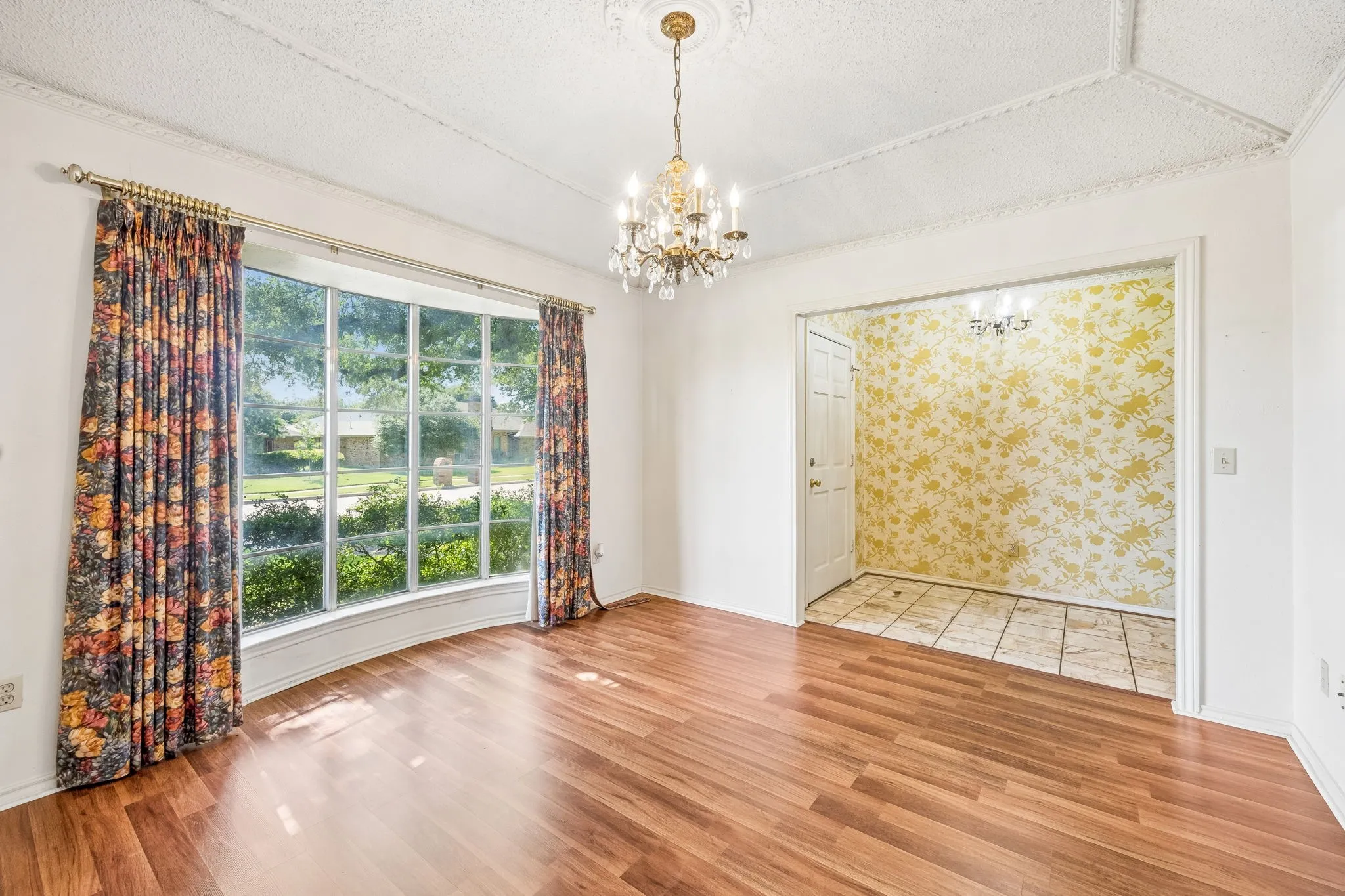 Single Family Residence For Sale in Dallas County , 505 Fireside Drive, Richardson, Texas 75081, 4 Bedroom, 3 Bathroom, 2 Garage spaces, 2,101 Sqft, built in 1978, mls#21316056, Real Estate Agent in Richardson, Homes For Sale in Dallas county, Homes For Sale in Richardson, Realtor in Richardson Texas, Real Estate Brokerage Independent Realty Texas, Luminita Cordes Realtor