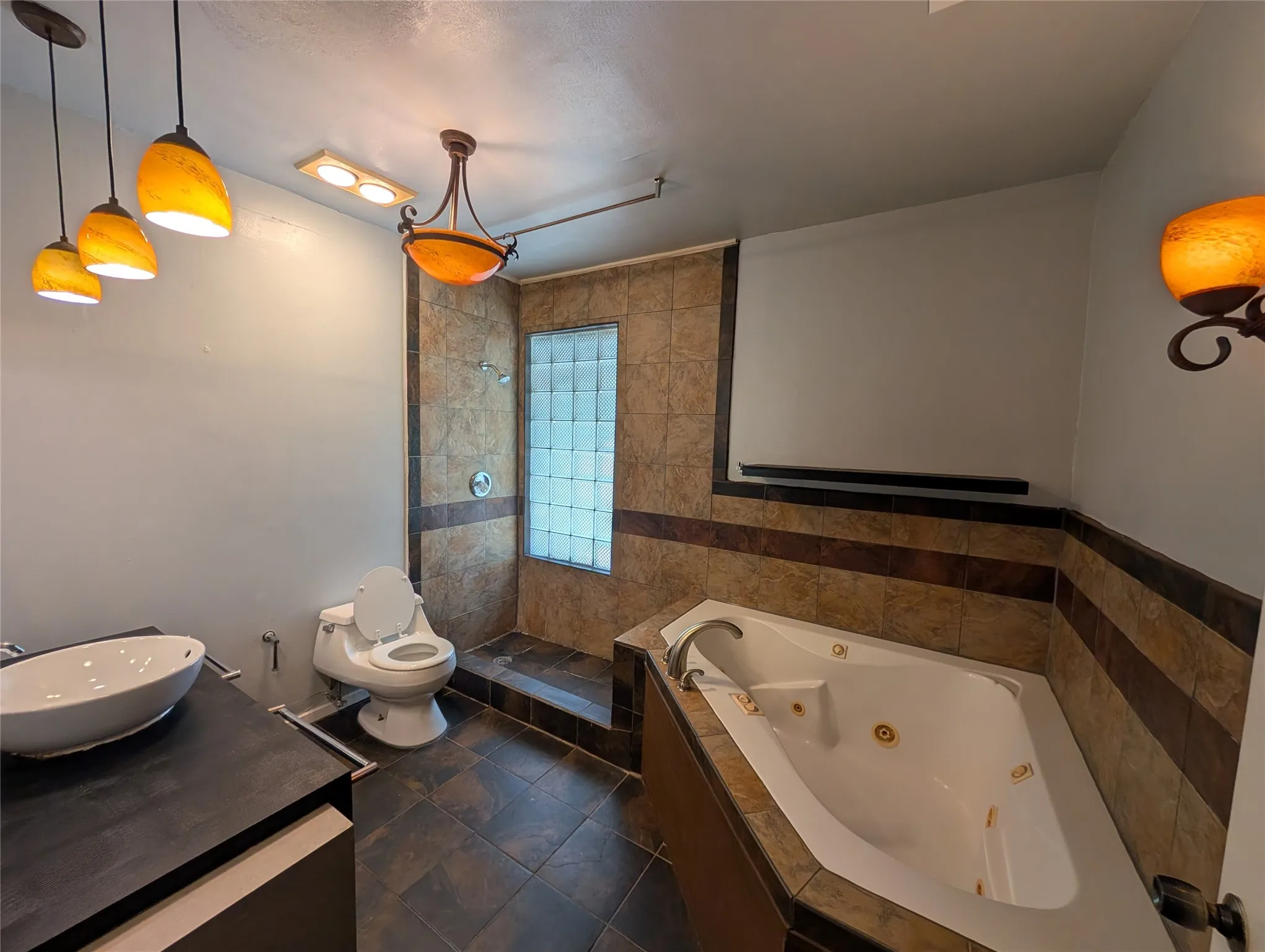 Single Family Residence For Rent in Dallas County , 2703 Running Brook Lane, Dallas, Texas 75228, 3 Bedroom, 3 Bathroom, Garage spaces, 1,805 Sqft, built in 1964, mls#21316072, Real Estate Agent in Dallas, Homes For Rent in Dallas county, Homes For Rent in Dallas, Realtor in Dallas Texas, Real Estate Brokerage Independent Realty Texas, Luminita Cordes Realtor