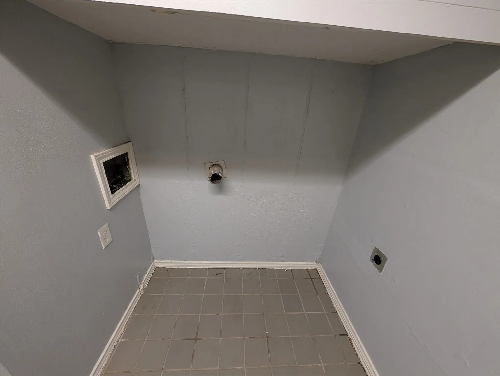 Single Family Residence For Rent in Dallas County , 2703 Running Brook Lane, Dallas, Texas 75228, 3 Bedroom, 3 Bathroom, Garage spaces, 1,805 Sqft, built in 1964, mls#21316072, Real Estate Agent in Dallas, Homes For Rent in Dallas county, Homes For Rent in Dallas, Realtor in Dallas Texas, Real Estate Brokerage Independent Realty Texas, Luminita Cordes Realtor