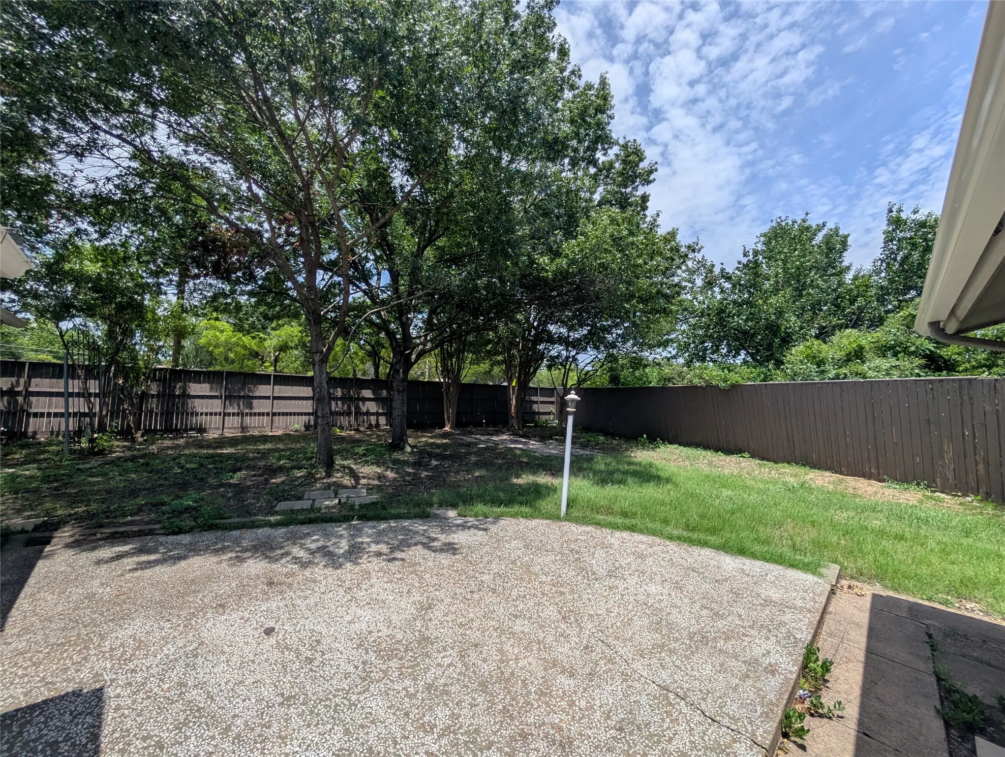 Single Family Residence For Rent in Dallas County , 2703 Running Brook Lane, Dallas, Texas 75228, 3 Bedroom, 3 Bathroom, Garage spaces, 1,805 Sqft, built in 1964, mls#21316072, Real Estate Agent in Dallas, Homes For Rent in Dallas county, Homes For Rent in Dallas, Realtor in Dallas Texas, Real Estate Brokerage Independent Realty Texas, Luminita Cordes Realtor