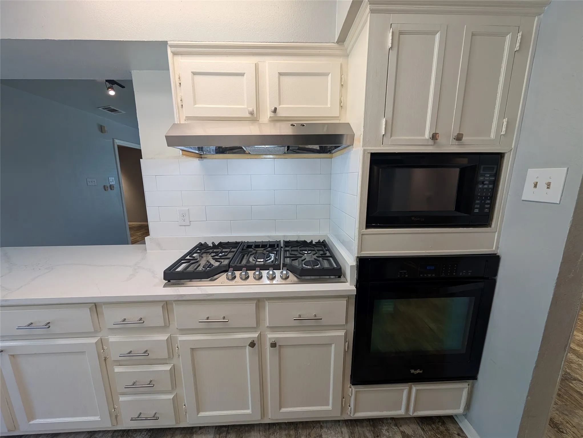 Single Family Residence For Rent in Dallas County , 2703 Running Brook Lane, Dallas, Texas 75228, 3 Bedroom, 3 Bathroom, Garage spaces, 1,805 Sqft, built in 1964, mls#21316072, Real Estate Agent in Dallas, Homes For Rent in Dallas county, Homes For Rent in Dallas, Realtor in Dallas Texas, Real Estate Brokerage Independent Realty Texas, Luminita Cordes Realtor