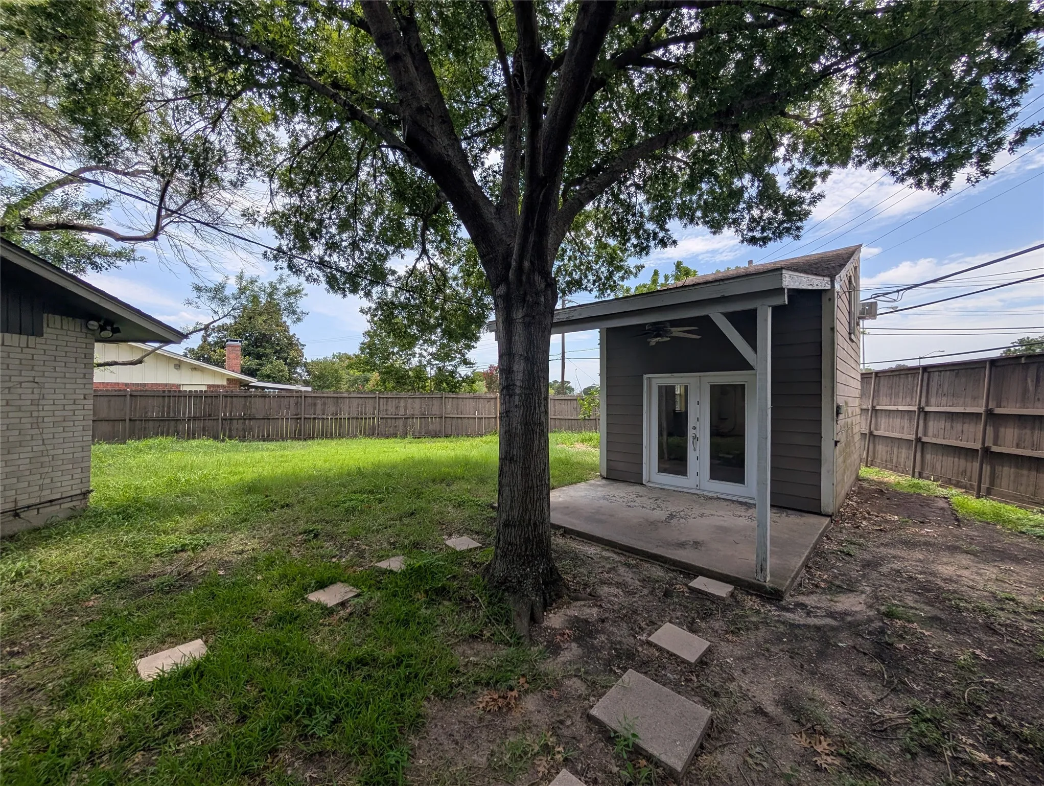 Single Family Residence For Rent in Dallas County , 2703 Running Brook Lane, Dallas, Texas 75228, 3 Bedroom, 3 Bathroom, Garage spaces, 1,805 Sqft, built in 1964, mls#21316072, Real Estate Agent in Dallas, Homes For Rent in Dallas county, Homes For Rent in Dallas, Realtor in Dallas Texas, Real Estate Brokerage Independent Realty Texas, Luminita Cordes Realtor