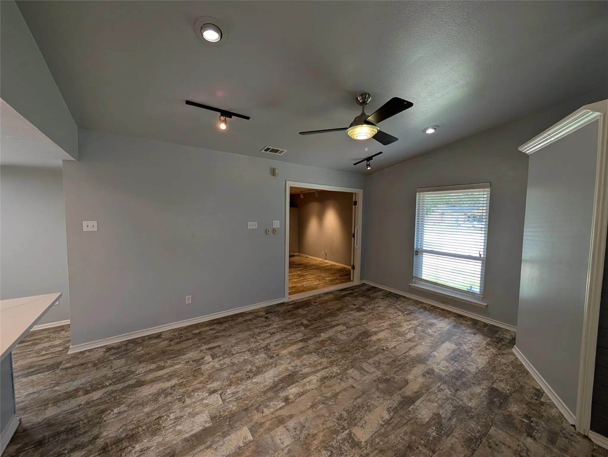 Single Family Residence For Rent in Dallas County , 2703 Running Brook Lane, Dallas, Texas 75228, 3 Bedroom, 3 Bathroom, Garage spaces, 1,805 Sqft, built in 1964, mls#21316072, Real Estate Agent in Dallas, Homes For Rent in Dallas county, Homes For Rent in Dallas, Realtor in Dallas Texas, Real Estate Brokerage Independent Realty Texas, Luminita Cordes Realtor