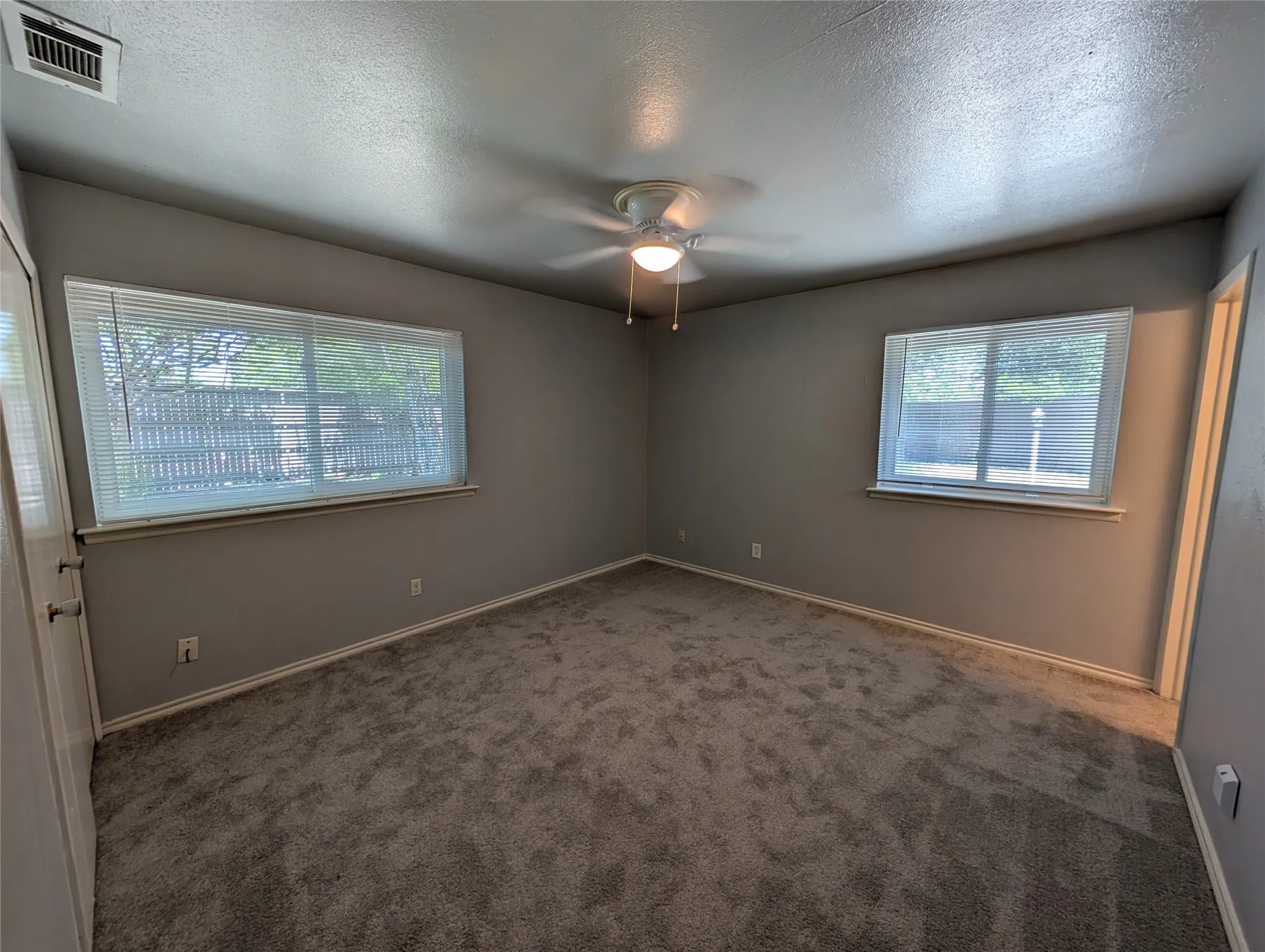 Single Family Residence For Rent in Dallas County , 2703 Running Brook Lane, Dallas, Texas 75228, 3 Bedroom, 3 Bathroom, Garage spaces, 1,805 Sqft, built in 1964, mls#21316072, Real Estate Agent in Dallas, Homes For Rent in Dallas county, Homes For Rent in Dallas, Realtor in Dallas Texas, Real Estate Brokerage Independent Realty Texas, Luminita Cordes Realtor