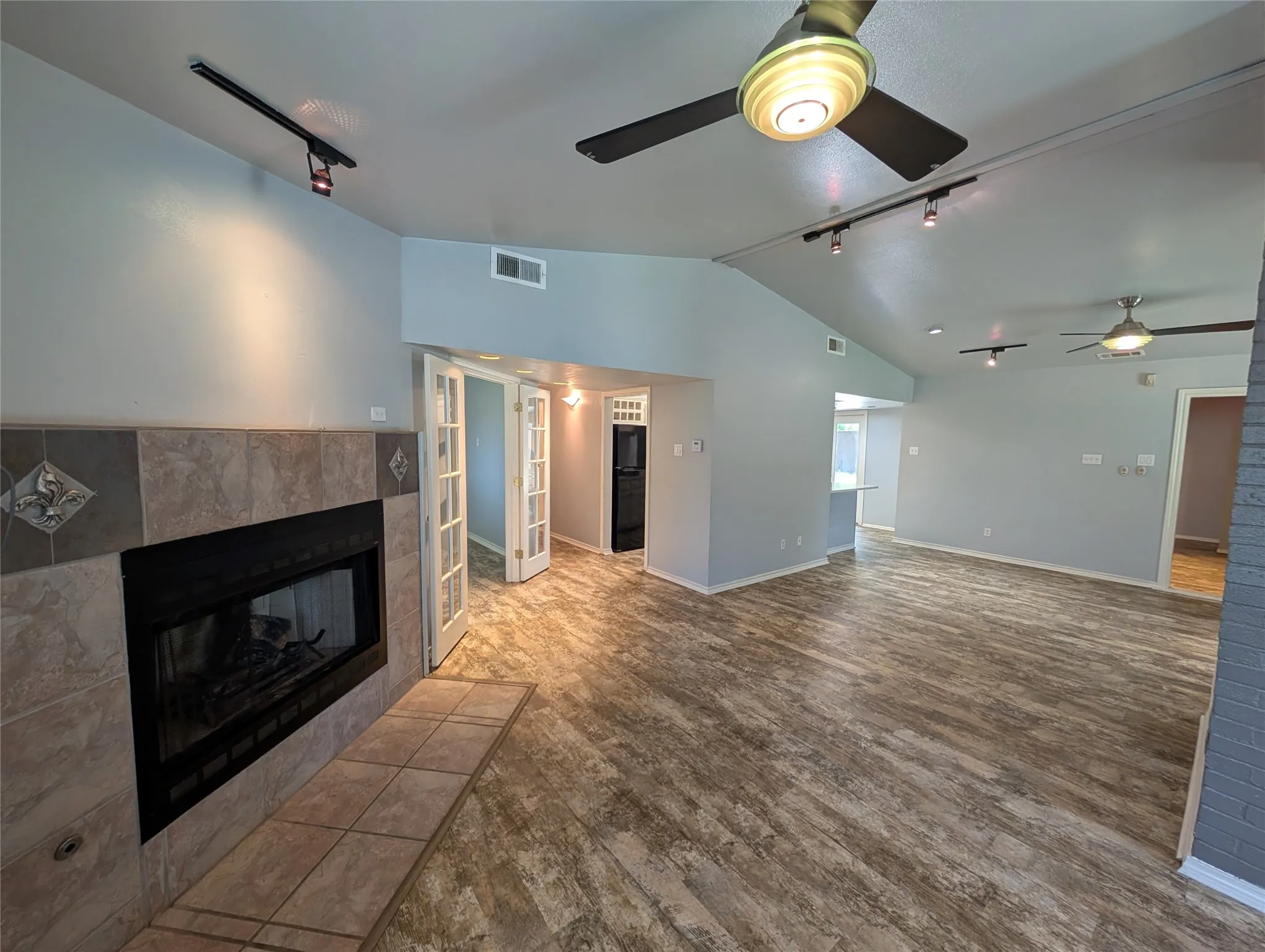 Single Family Residence For Rent in Dallas County , 2703 Running Brook Lane, Dallas, Texas 75228, 3 Bedroom, 3 Bathroom, Garage spaces, 1,805 Sqft, built in 1964, mls#21316072, Real Estate Agent in Dallas, Homes For Rent in Dallas county, Homes For Rent in Dallas, Realtor in Dallas Texas, Real Estate Brokerage Independent Realty Texas, Luminita Cordes Realtor