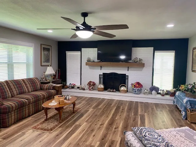 Single Family Residence For Sale in Henderson County , 7695 FM 59, Athens, Texas 75751, 3 Bedroom, 2 Bathroom, 2 Garage spaces, 1,812 Sqft, built in 1985, mls#21315933, Real Estate Agent in Athens, Homes For Sale in Henderson county, Homes For Sale in Athens, Realtor in Athens Texas, Real Estate Brokerage Independent Realty Texas, Luminita Cordes Realtor