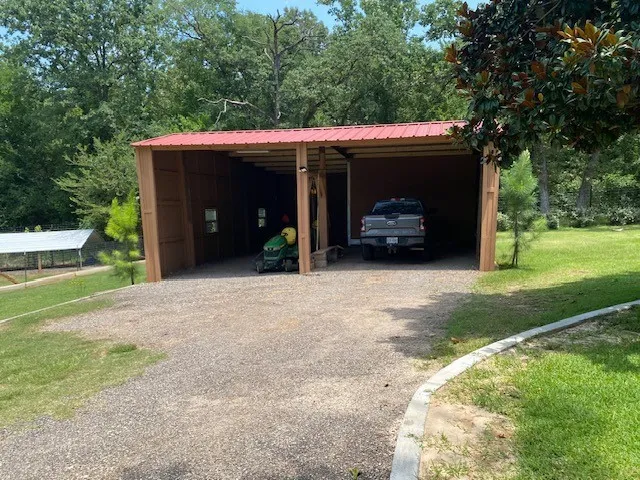 Single Family Residence For Sale in Henderson County , 7695 FM 59, Athens, Texas 75751, 3 Bedroom, 2 Bathroom, 2 Garage spaces, 1,812 Sqft, built in 1985, mls#21315933, Real Estate Agent in Athens, Homes For Sale in Henderson county, Homes For Sale in Athens, Realtor in Athens Texas, Real Estate Brokerage Independent Realty Texas, Luminita Cordes Realtor