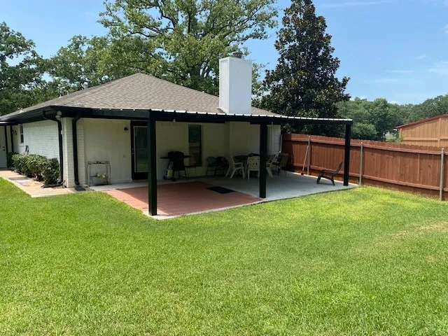 Single Family Residence For Sale in Henderson County , 7695 FM 59, Athens, Texas 75751, 3 Bedroom, 2 Bathroom, 2 Garage spaces, 1,812 Sqft, built in 1985, mls#21315933, Real Estate Agent in Athens, Homes For Sale in Henderson county, Homes For Sale in Athens, Realtor in Athens Texas, Real Estate Brokerage Independent Realty Texas, Luminita Cordes Realtor