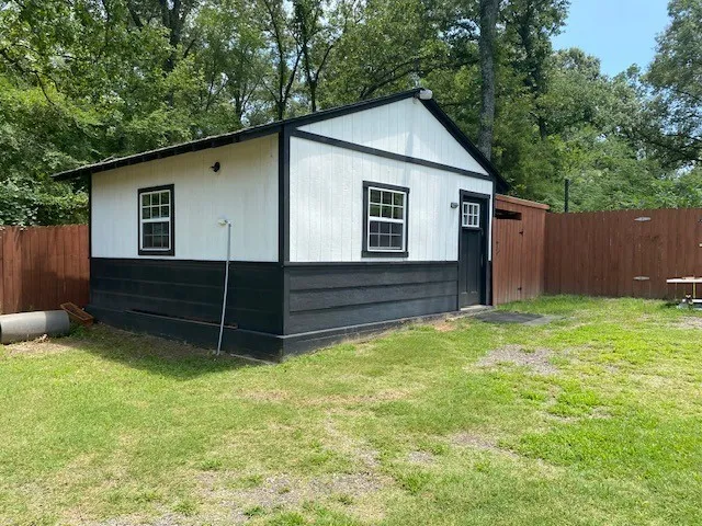 Single Family Residence For Sale in Henderson County , 7695 FM 59, Athens, Texas 75751, 3 Bedroom, 2 Bathroom, 2 Garage spaces, 1,812 Sqft, built in 1985, mls#21315933, Real Estate Agent in Athens, Homes For Sale in Henderson county, Homes For Sale in Athens, Realtor in Athens Texas, Real Estate Brokerage Independent Realty Texas, Luminita Cordes Realtor