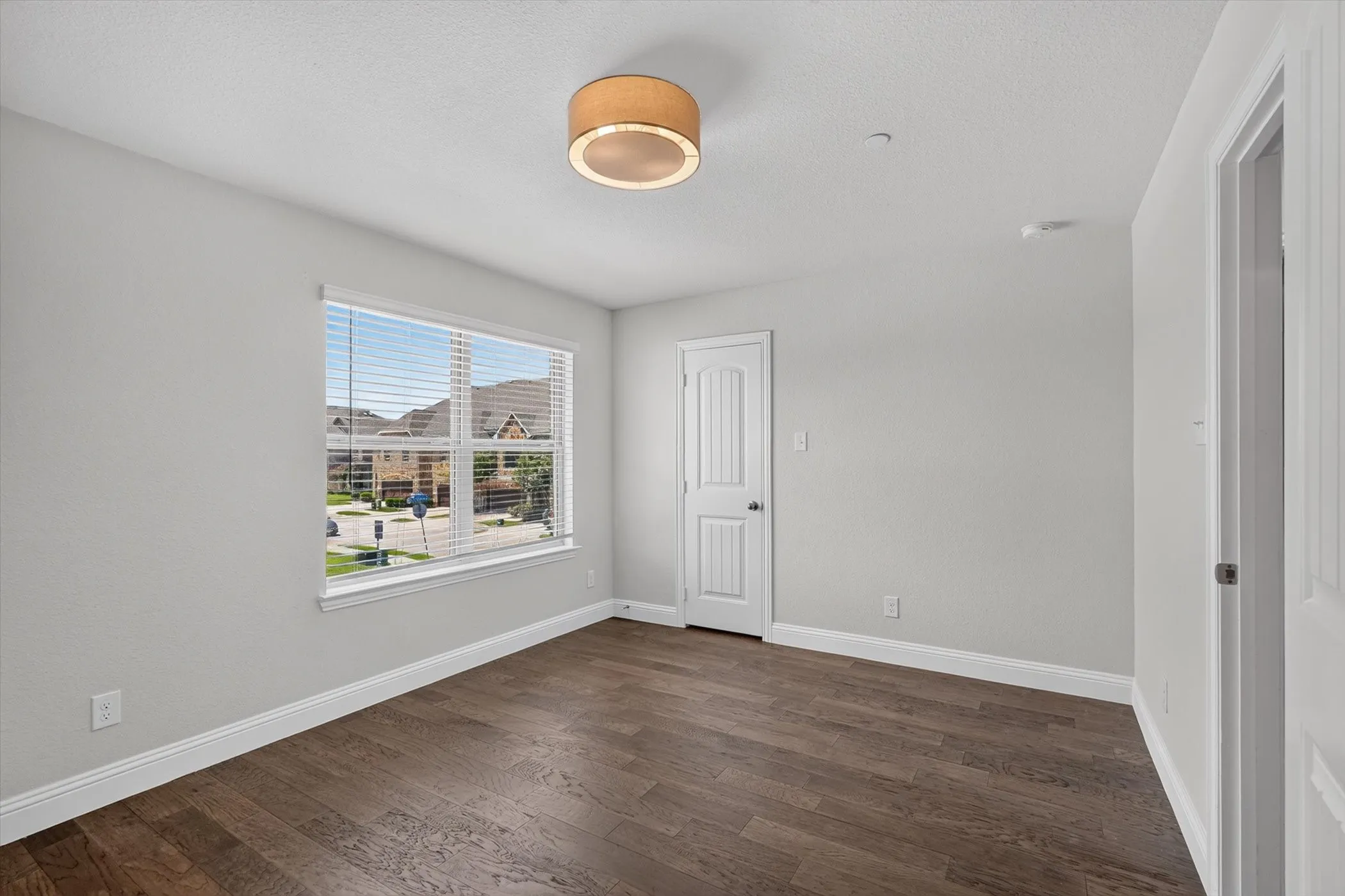 Townhouse For Sale in Denton County , 2873 Creekway Drive, Carrollton, Texas 75010, 3 Bedroom, 3 Bathroom, 2 Garage spaces, 2,314 Sqft, built in 2022, mls#21316080, Real Estate Agent in Carrollton, Homes For Sale in Denton county, Homes For Sale in Carrollton, Realtor in Carrollton Texas, Real Estate Brokerage Independent Realty Texas, Luminita Cordes Realtor