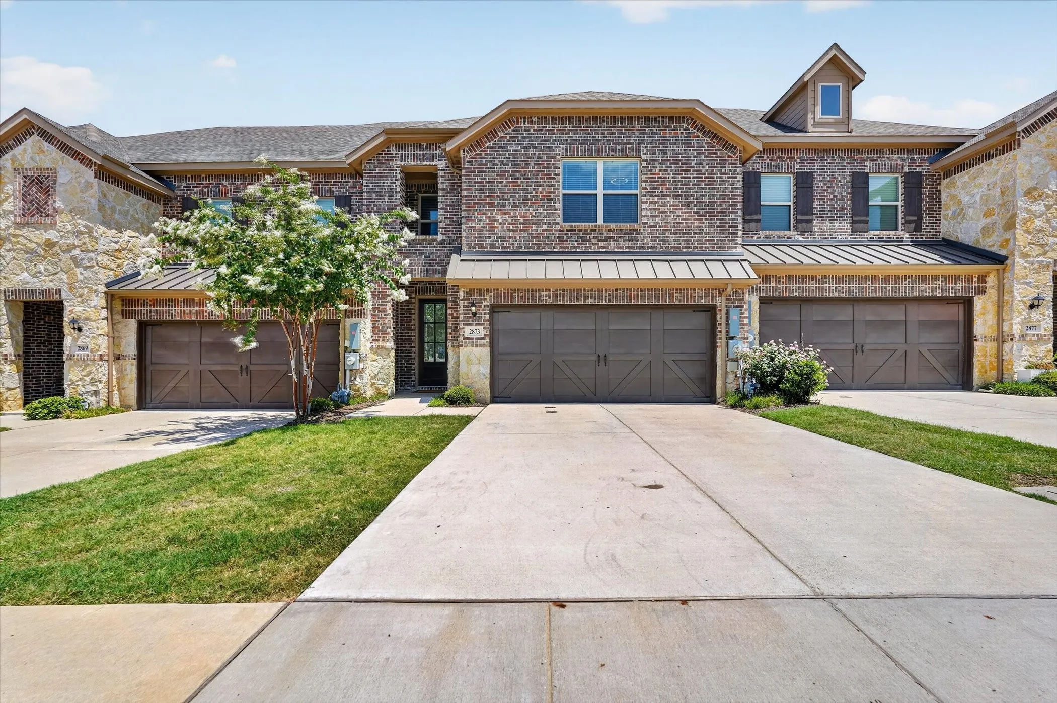 Townhouse For Sale in Denton County , 2873 Creekway Drive, Carrollton, Texas 75010, 3 Bedroom, 3 Bathroom, 2 Garage spaces, 2,314 Sqft, built in 2022, mls#21316080, Real Estate Agent in Carrollton, Homes For Sale in Denton county, Homes For Sale in Carrollton, Realtor in Carrollton Texas, Real Estate Brokerage Independent Realty Texas, Luminita Cordes Realtor