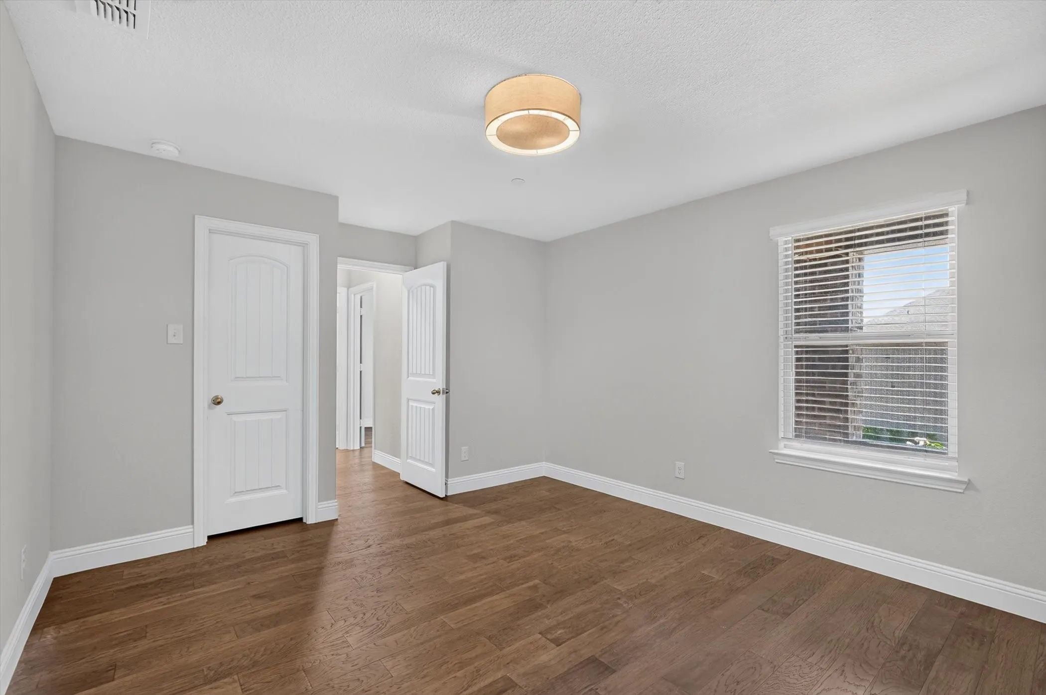 Townhouse For Sale in Denton County , 2873 Creekway Drive, Carrollton, Texas 75010, 3 Bedroom, 3 Bathroom, 2 Garage spaces, 2,314 Sqft, built in 2022, mls#21316080, Real Estate Agent in Carrollton, Homes For Sale in Denton county, Homes For Sale in Carrollton, Realtor in Carrollton Texas, Real Estate Brokerage Independent Realty Texas, Luminita Cordes Realtor