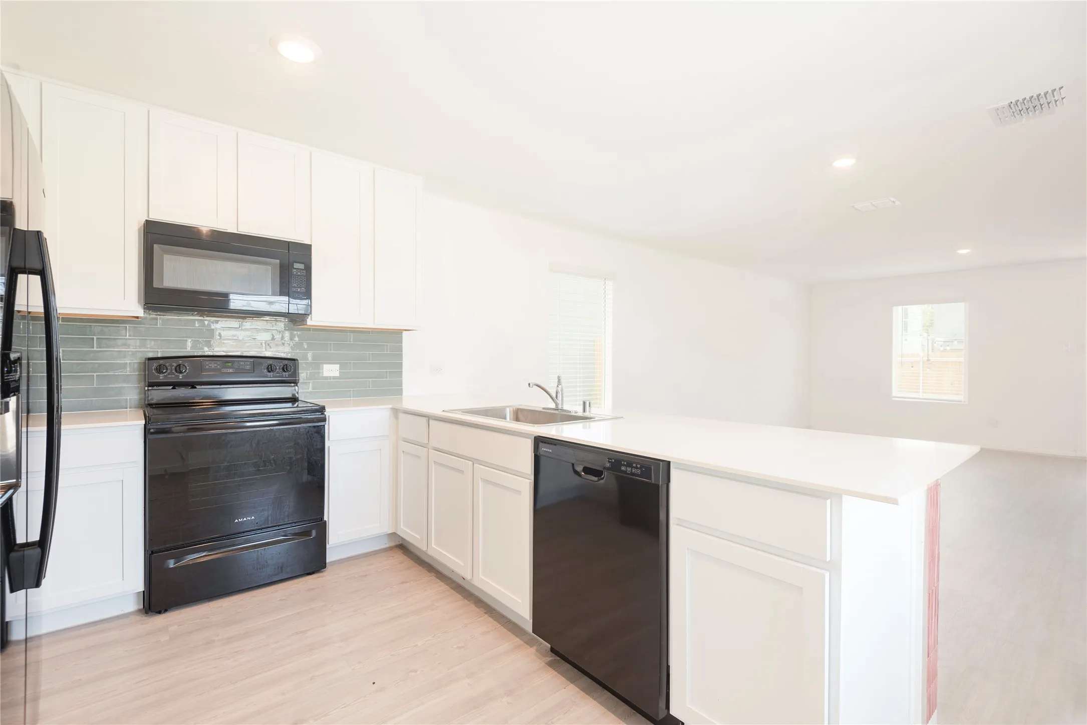 Single Family Residence For Rent in Collin County , 6804 Bramblewood Drive, Princeton, Texas 75407, 3 Bedroom, 3 Bathroom, 1 Garage spaces, 1,374 Sqft, built in 2024, mls#21316044, Real Estate Agent in Princeton, Homes For Rent in Collin county, Homes For Rent in Princeton, Realtor in Princeton Texas, Real Estate Brokerage Independent Realty Texas, Luminita Cordes Realtor