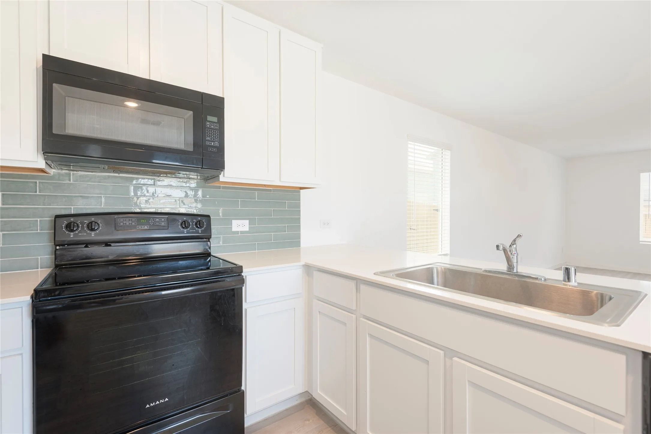Single Family Residence For Rent in Collin County , 6804 Bramblewood Drive, Princeton, Texas 75407, 3 Bedroom, 3 Bathroom, 1 Garage spaces, 1,374 Sqft, built in 2024, mls#21316044, Real Estate Agent in Princeton, Homes For Rent in Collin county, Homes For Rent in Princeton, Realtor in Princeton Texas, Real Estate Brokerage Independent Realty Texas, Luminita Cordes Realtor
