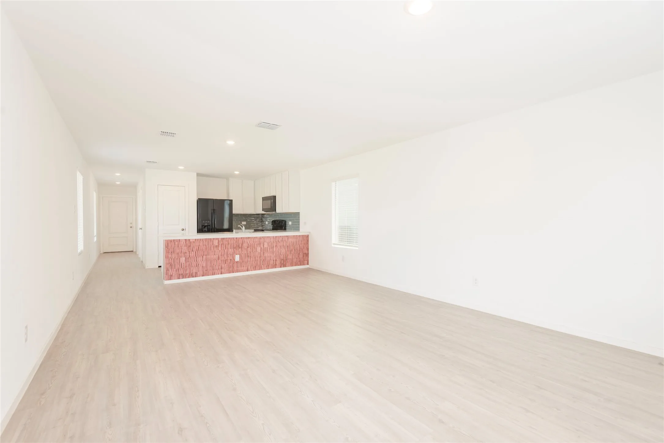 Single Family Residence For Rent in Collin County , 6804 Bramblewood Drive, Princeton, Texas 75407, 3 Bedroom, 3 Bathroom, 1 Garage spaces, 1,374 Sqft, built in 2024, mls#21316044, Real Estate Agent in Princeton, Homes For Rent in Collin county, Homes For Rent in Princeton, Realtor in Princeton Texas, Real Estate Brokerage Independent Realty Texas, Luminita Cordes Realtor