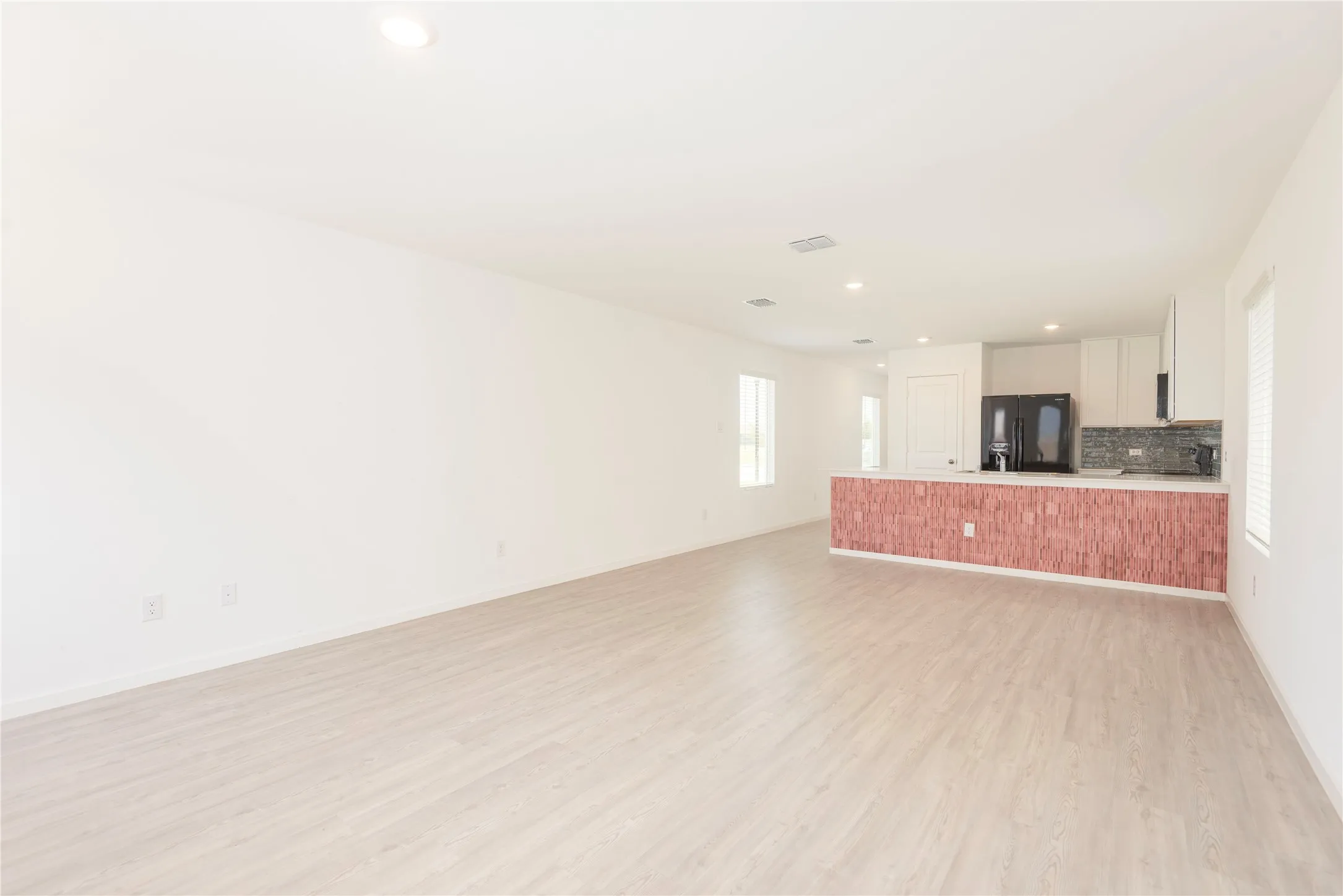 Single Family Residence For Rent in Collin County , 6804 Bramblewood Drive, Princeton, Texas 75407, 3 Bedroom, 3 Bathroom, 1 Garage spaces, 1,374 Sqft, built in 2024, mls#21316044, Real Estate Agent in Princeton, Homes For Rent in Collin county, Homes For Rent in Princeton, Realtor in Princeton Texas, Real Estate Brokerage Independent Realty Texas, Luminita Cordes Realtor