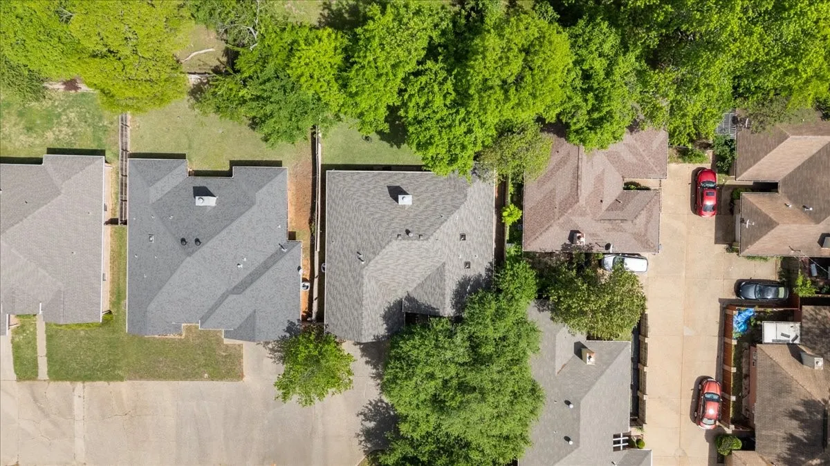 Single Family Residence For Sale in Smith County , 2824 Crestview Avenue, Tyler, Texas 75701, 2 Bedroom, 2 Bathroom, 2 Garage spaces, 1,626 Sqft, built in 1993, mls#21316075, Real Estate Agent in Tyler, Homes For Sale in Smith county, Homes For Sale in Tyler, Realtor in Tyler Texas, Real Estate Brokerage Independent Realty Texas, Luminita Cordes Realtor