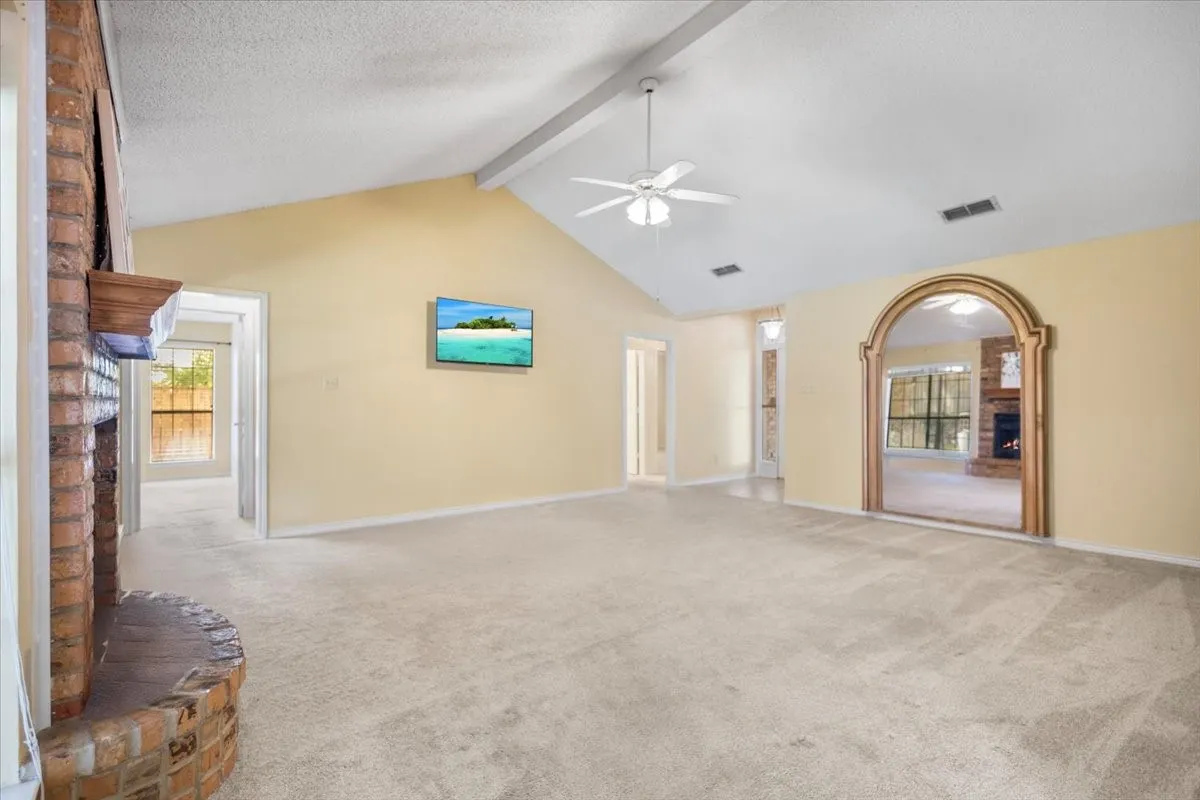 Single Family Residence For Sale in Smith County , 2824 Crestview Avenue, Tyler, Texas 75701, 2 Bedroom, 2 Bathroom, 2 Garage spaces, 1,626 Sqft, built in 1993, mls#21316075, Real Estate Agent in Tyler, Homes For Sale in Smith county, Homes For Sale in Tyler, Realtor in Tyler Texas, Real Estate Brokerage Independent Realty Texas, Luminita Cordes Realtor